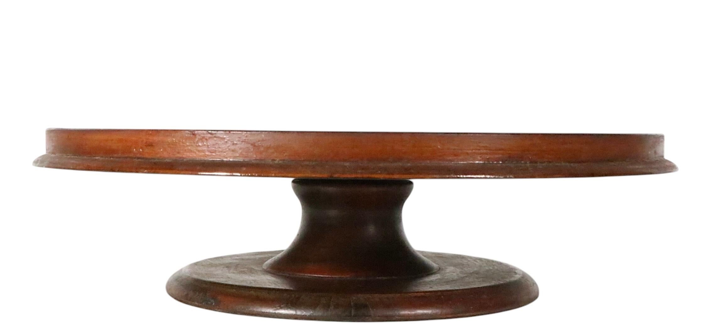 Antique Mahogany Rotating Lazy Susan In Good Condition In New York, NY