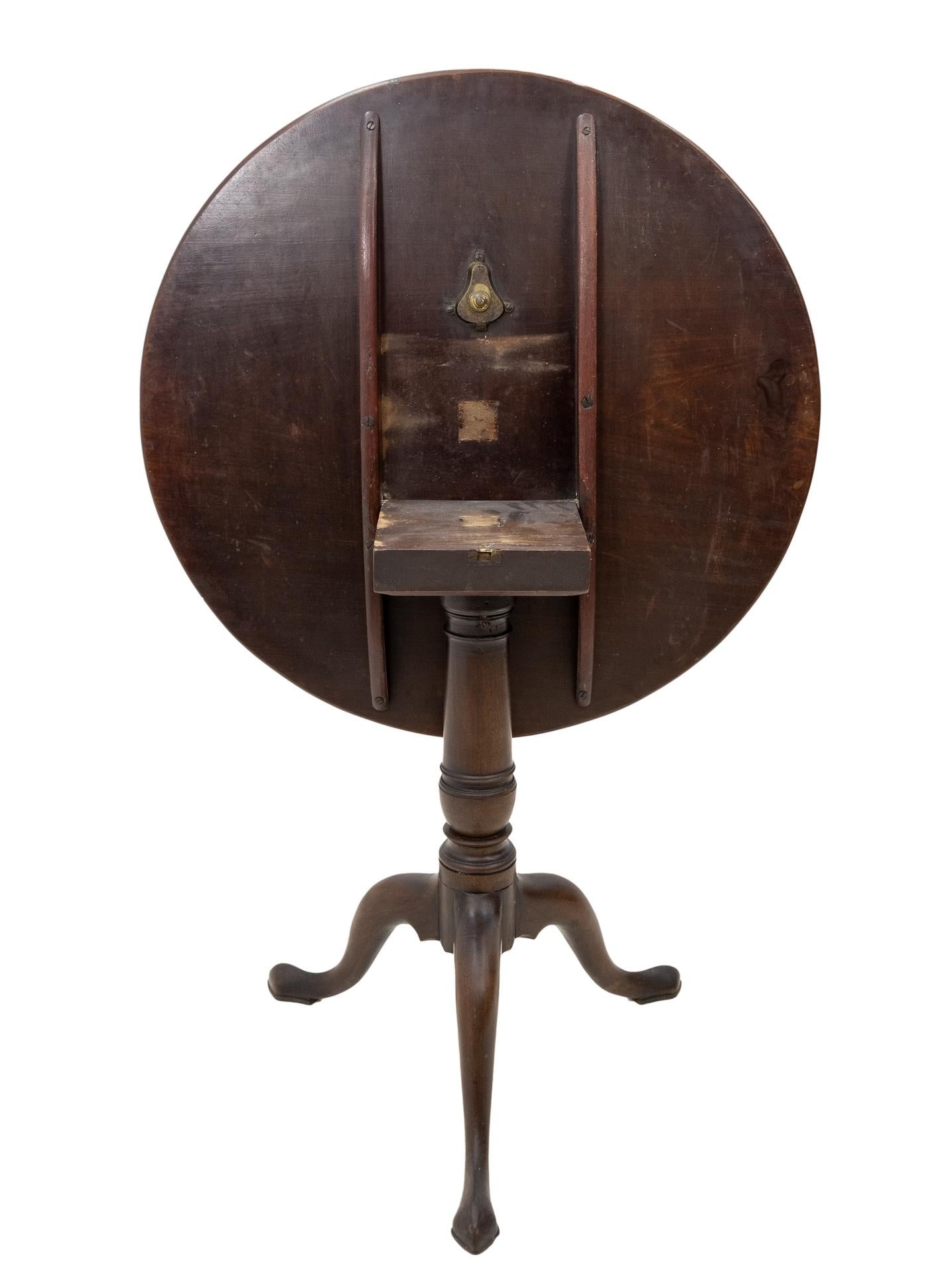 Biedermeier Antique Mahogany Round Tilt-Top Table