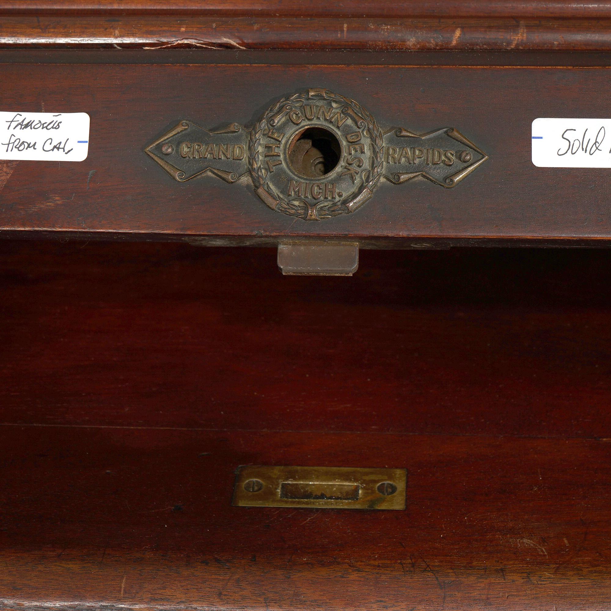 Antique Mahogany S-Roll Top Desk with Full Interior by Gunn, c1900 In Good Condition For Sale In Big Flats, NY