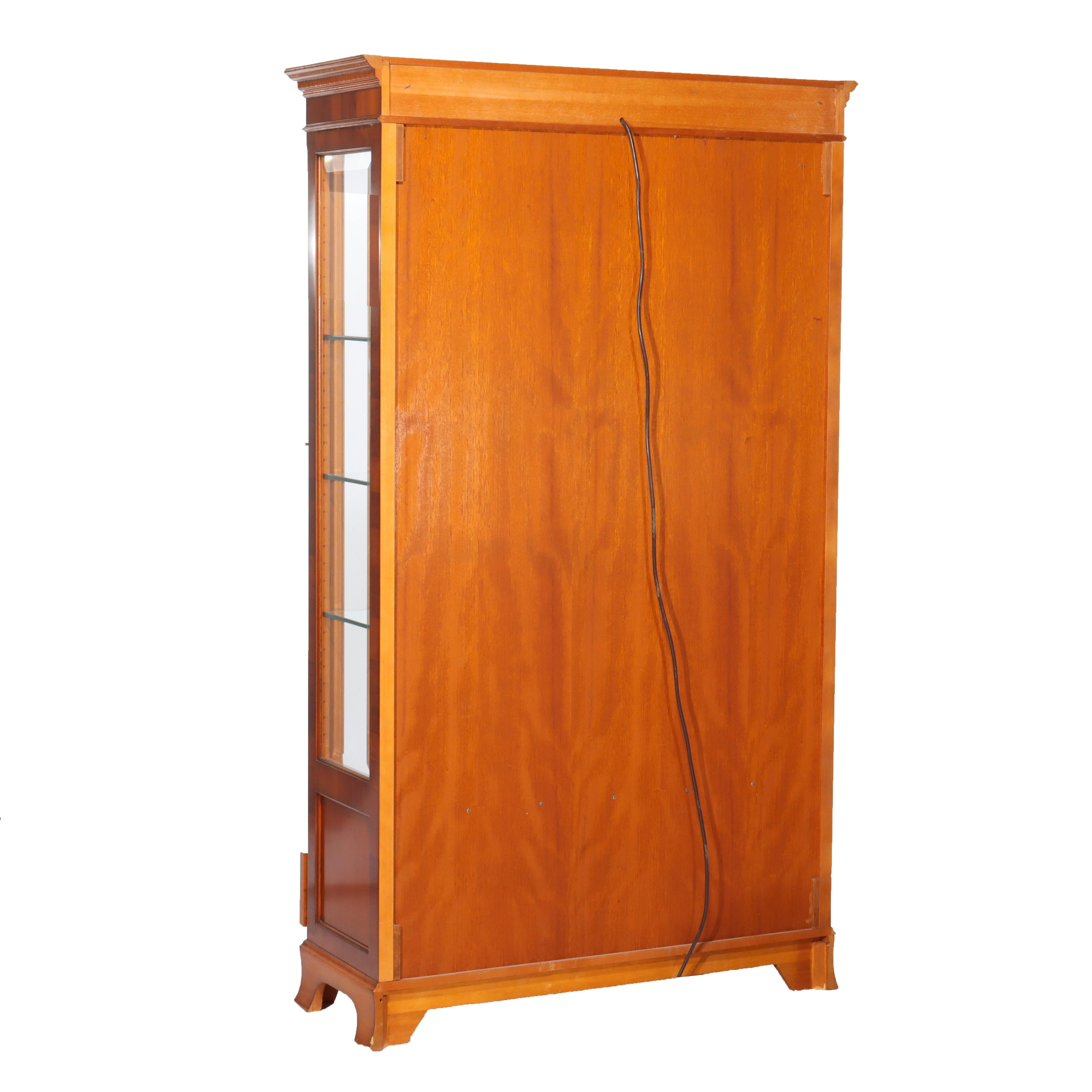Antico gabinetto per le porcellane a due ante e cinque cassetti in mogano e legno satinato C1920 in vendita 3