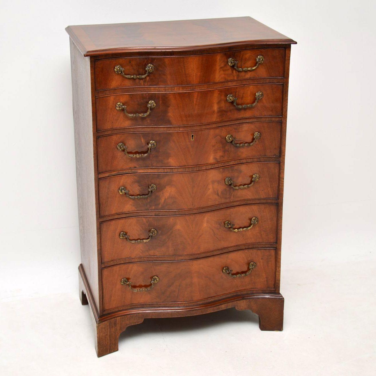 Antique Mahogany Serpentine Chest of Drawers 2
