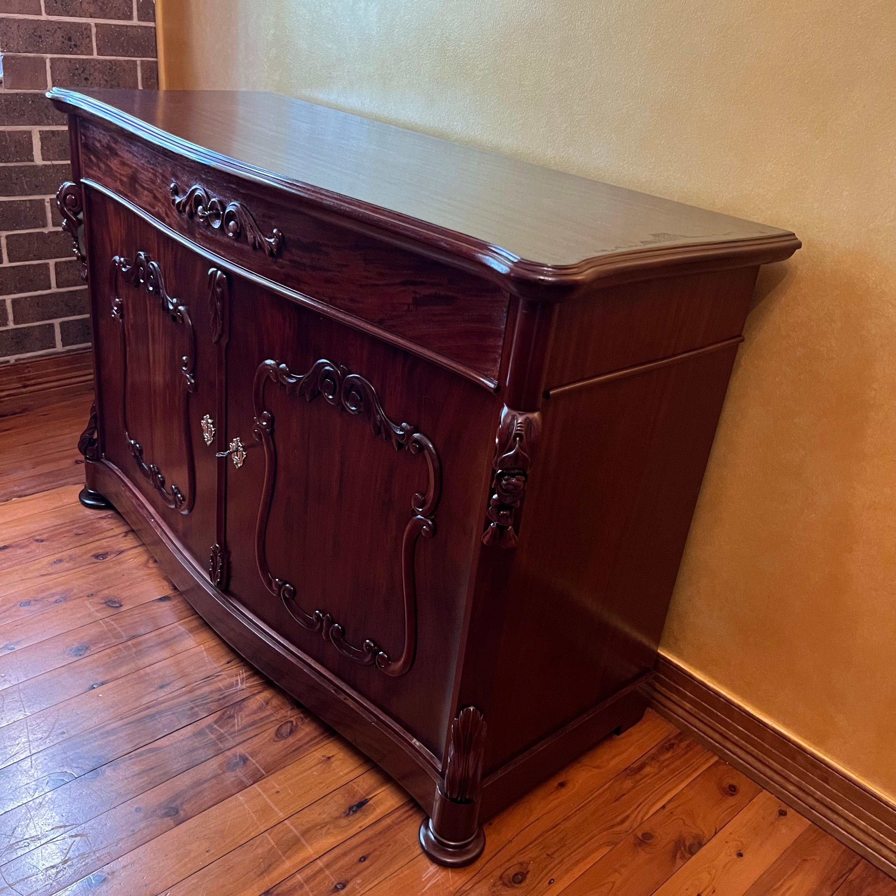 Antique Mahogany Serpentine Sideboard For Sale 5