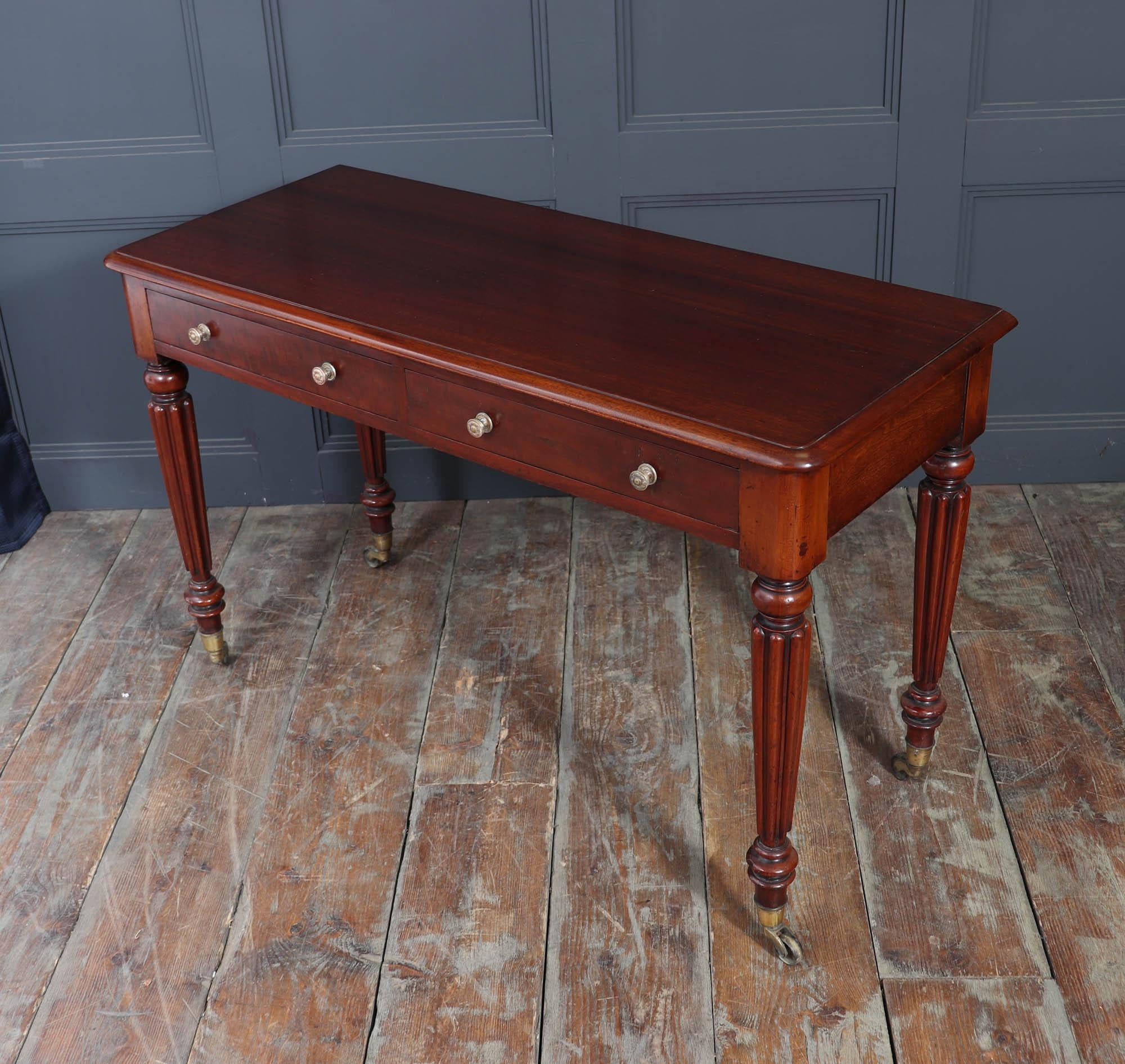 Antique Mahogany Side Table Circa 1860 im Angebot 3