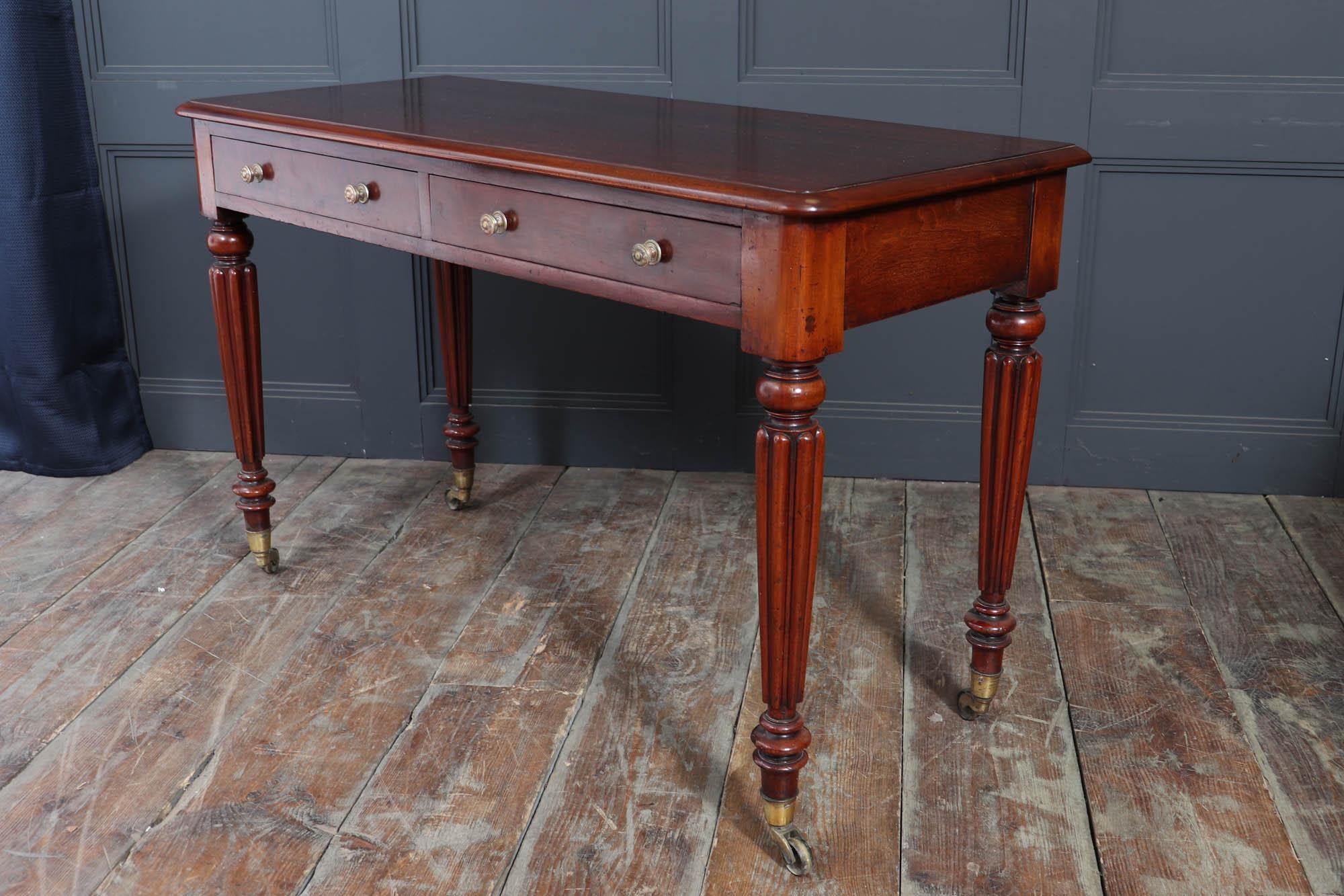 Antique Mahogany Side Table Circa 1860 im Angebot 4