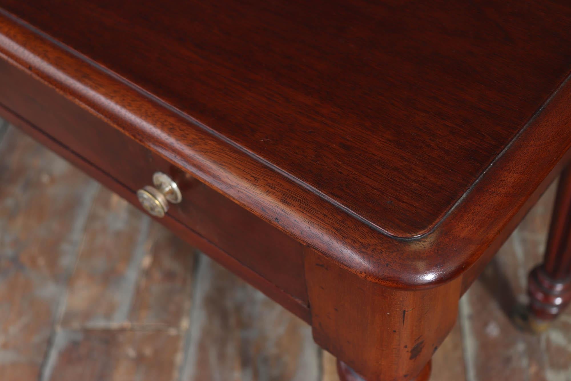Antique Mahogany Side Table Circa 1860 im Angebot 6