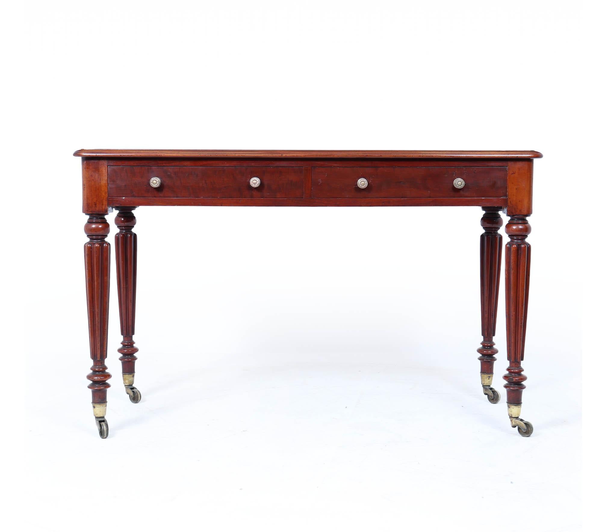 Antique Mahogany Side Table Circa 1860 (William IV.) im Angebot