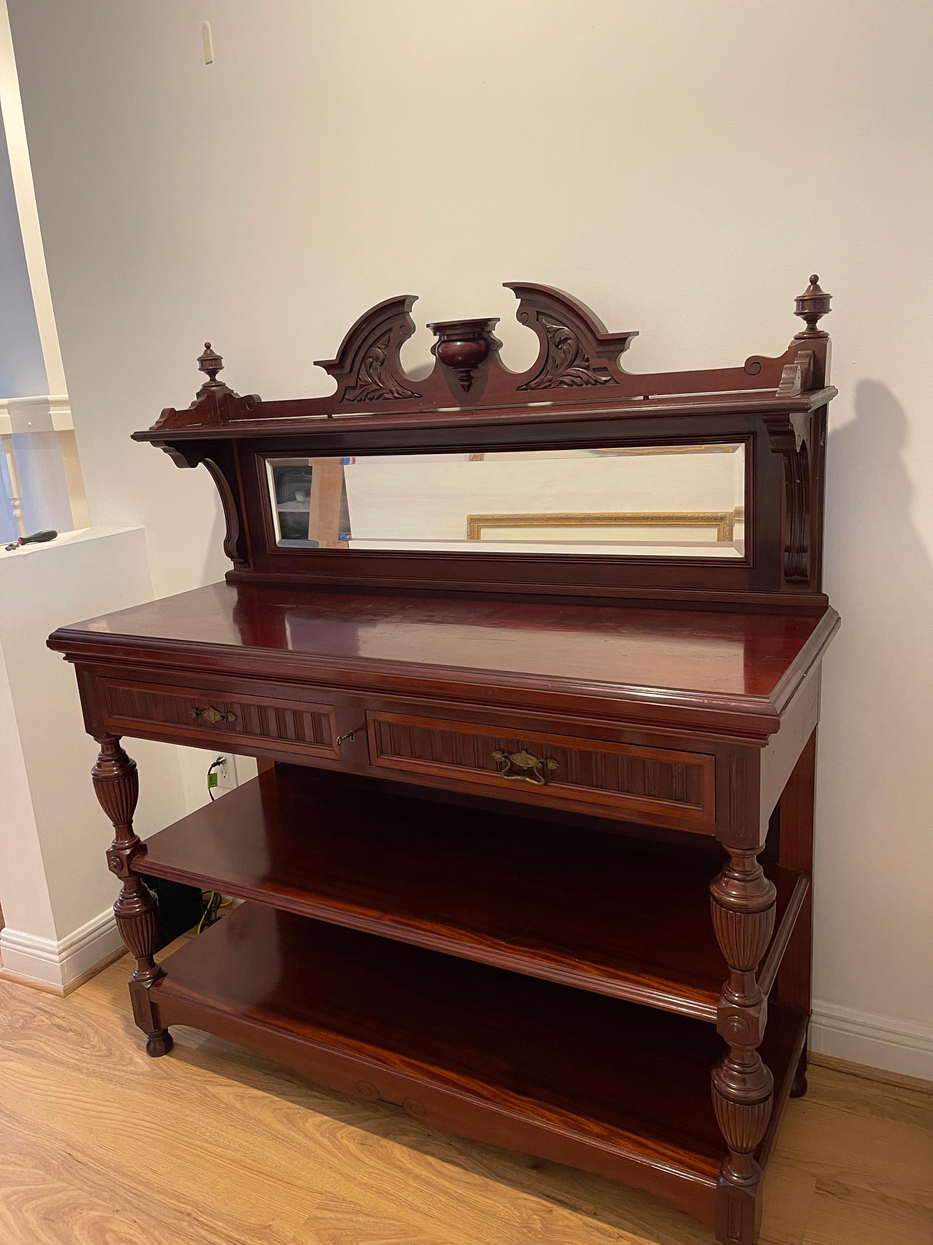 Antiguo Aparador de Caoba Buffet British Colonial Colonial británico en venta
