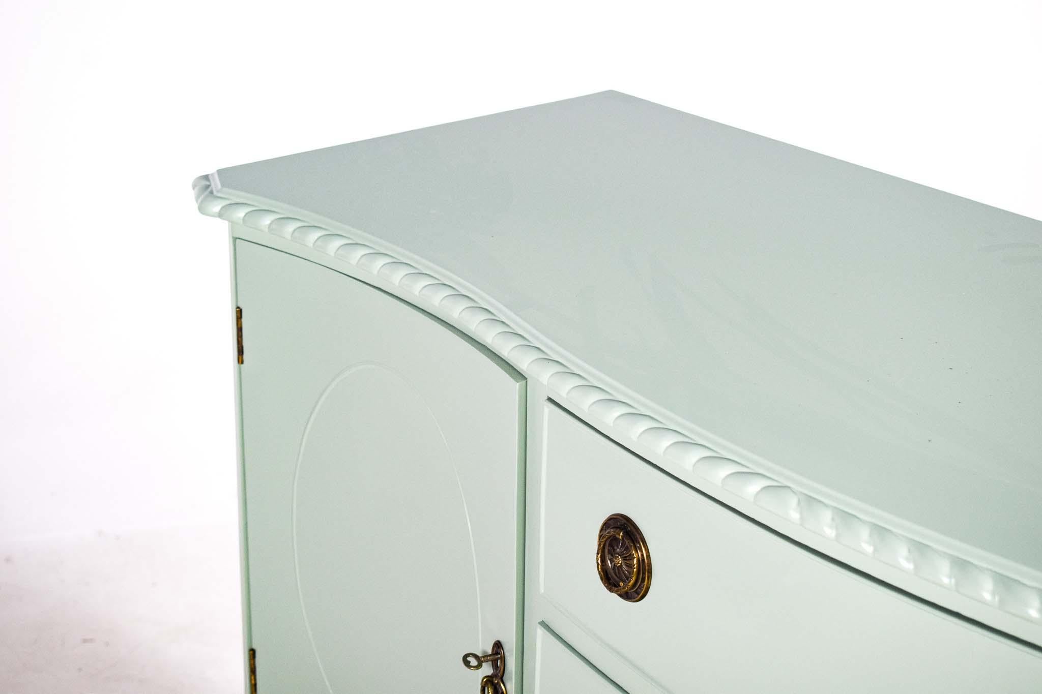 Antique Mahogany Sideboard in the Shabby Chic Style In Good Condition For Sale In Lisboa, Lisboa