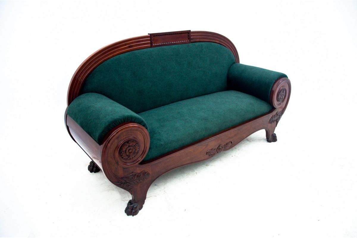 Antique mahogany sofa from Northern Europe, around 1880. Very good condition, after professional renovation in our workshop. The sofa was upholstered in a new dark green fabric.

Dimensions:

Height: 112cm

Seat height: 50cm

Width: 210cm

Depth: 73