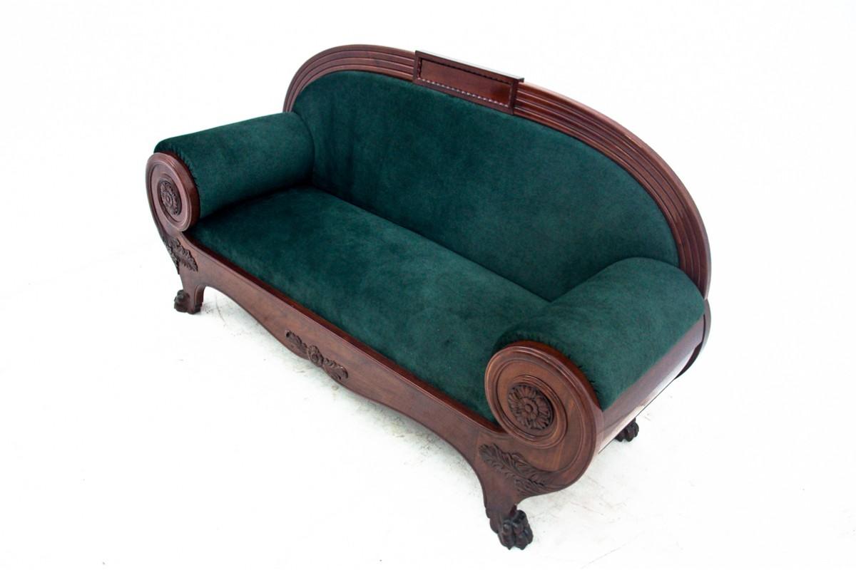 Antique mahogany sofa from Northern Europe, around 1880. In Good Condition For Sale In Chorzów, PL