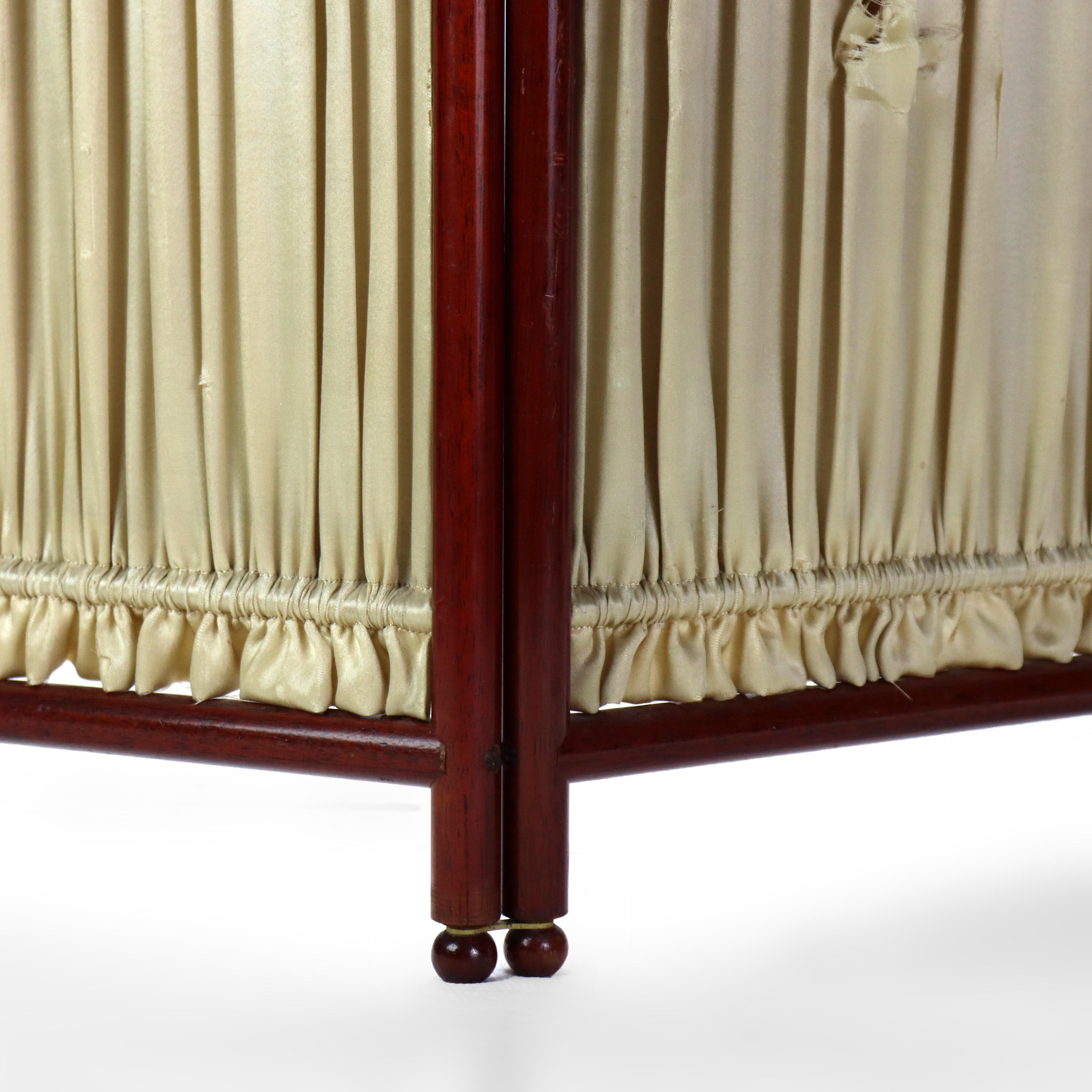 Antico paravento da tavolo Stick and Ball in mogano con litografie C1900 in vendita 4