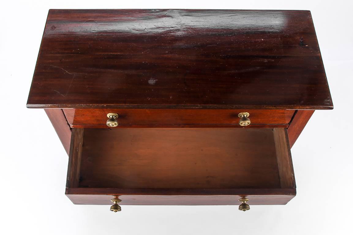 Antique Mahogany Tabletop Chest of Drawers, Salesman's Sample In Good Condition In Bridgeport, CT