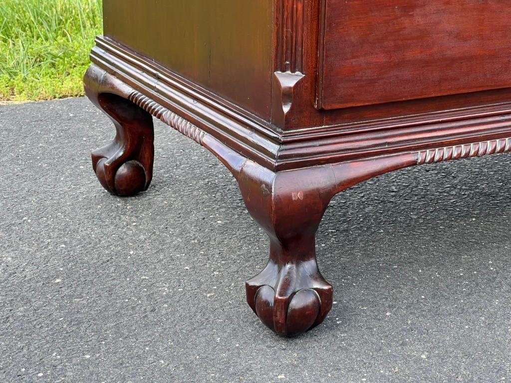 Antique Mahogany Three Drawer Chippendale Chest c. 1820 For Sale 2