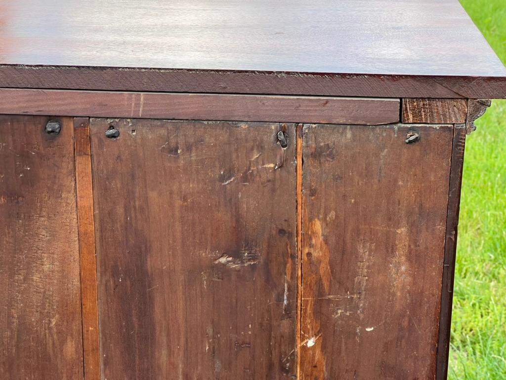 Antique Mahogany Three Drawer Chippendale Chest c. 1820 For Sale 4