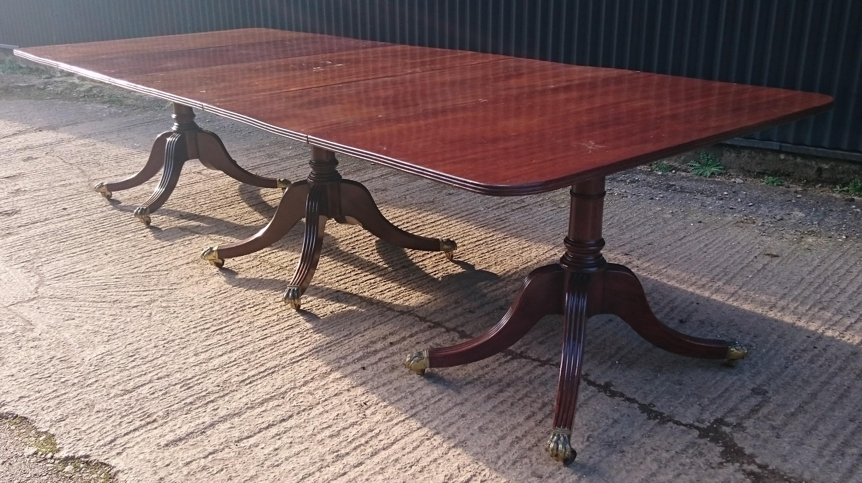 British Antique Mahogany Three-Pedestal Dining Table For Sale