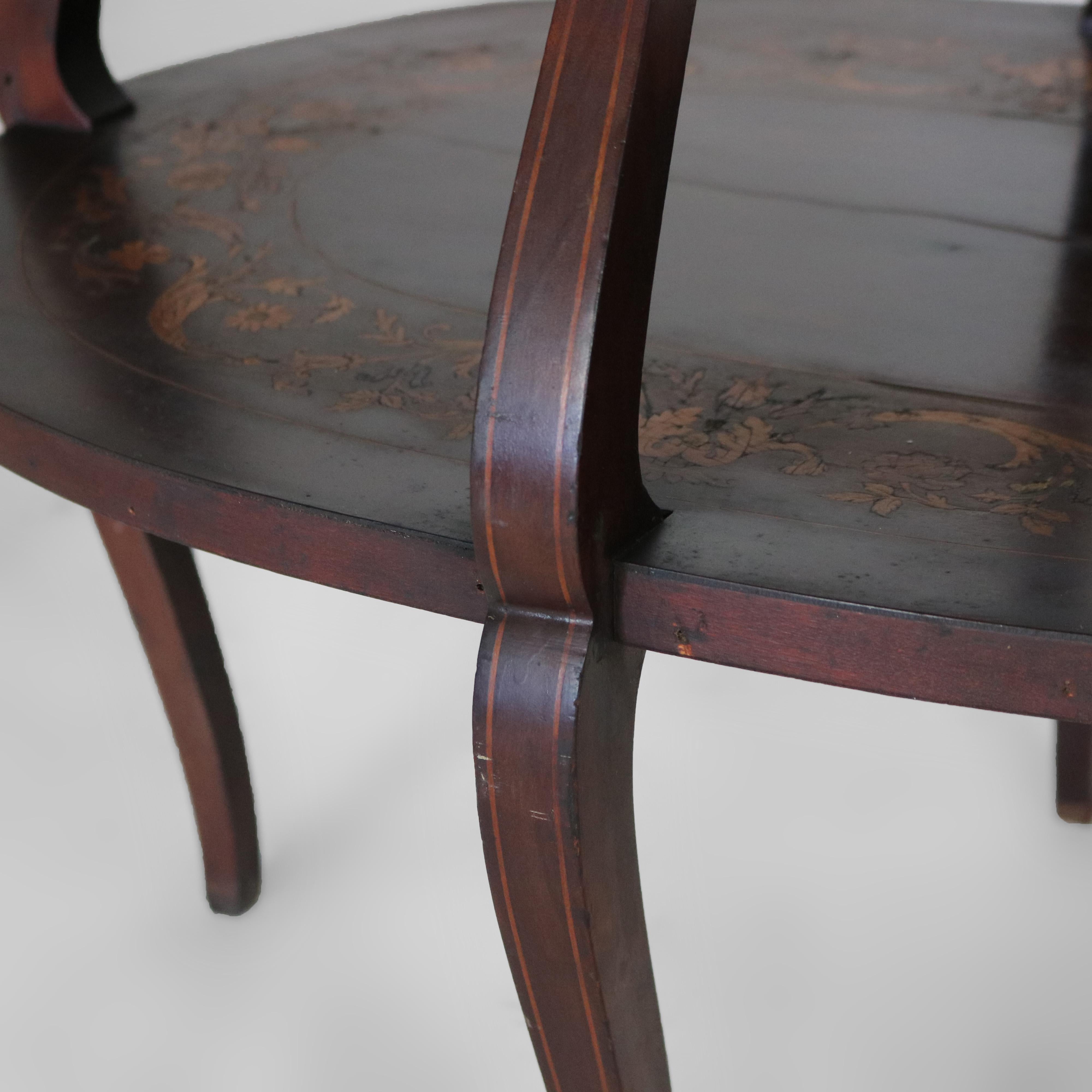 Antico tavolo da tè a più livelli in mogano con intarsio floreale in legno di raso C1920 in vendita 7