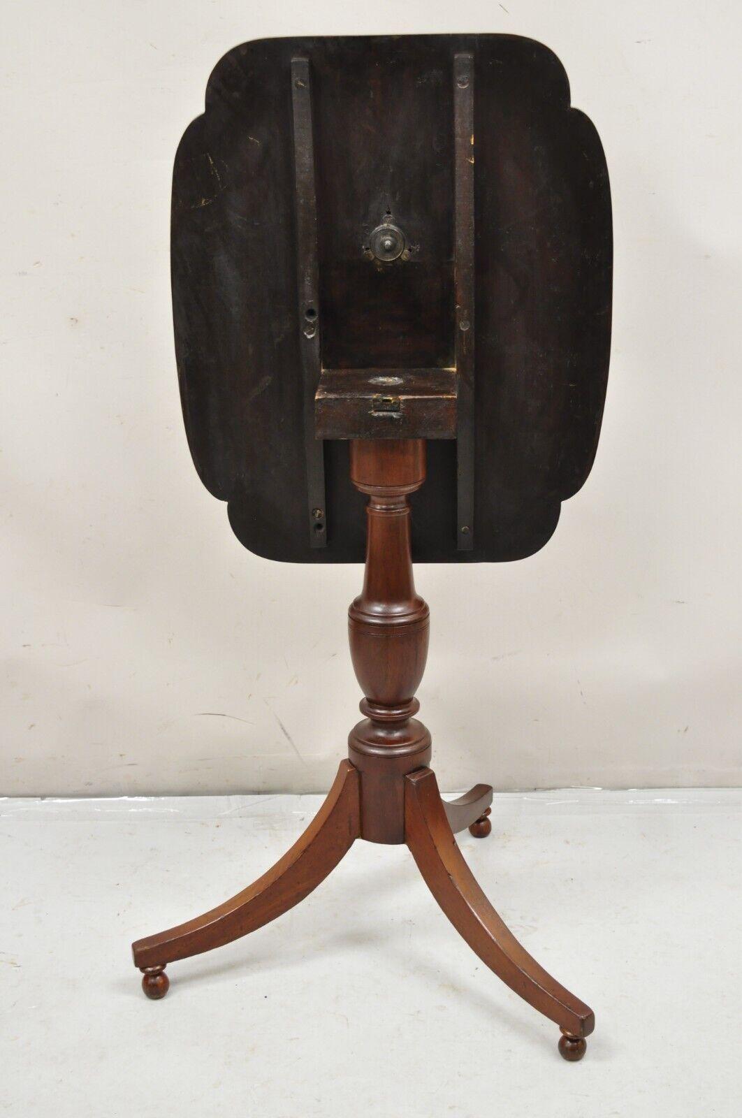 Antique Mahogany Tilt Top Federal Sheraton Pedestal Base Side Tea Table For Sale 3