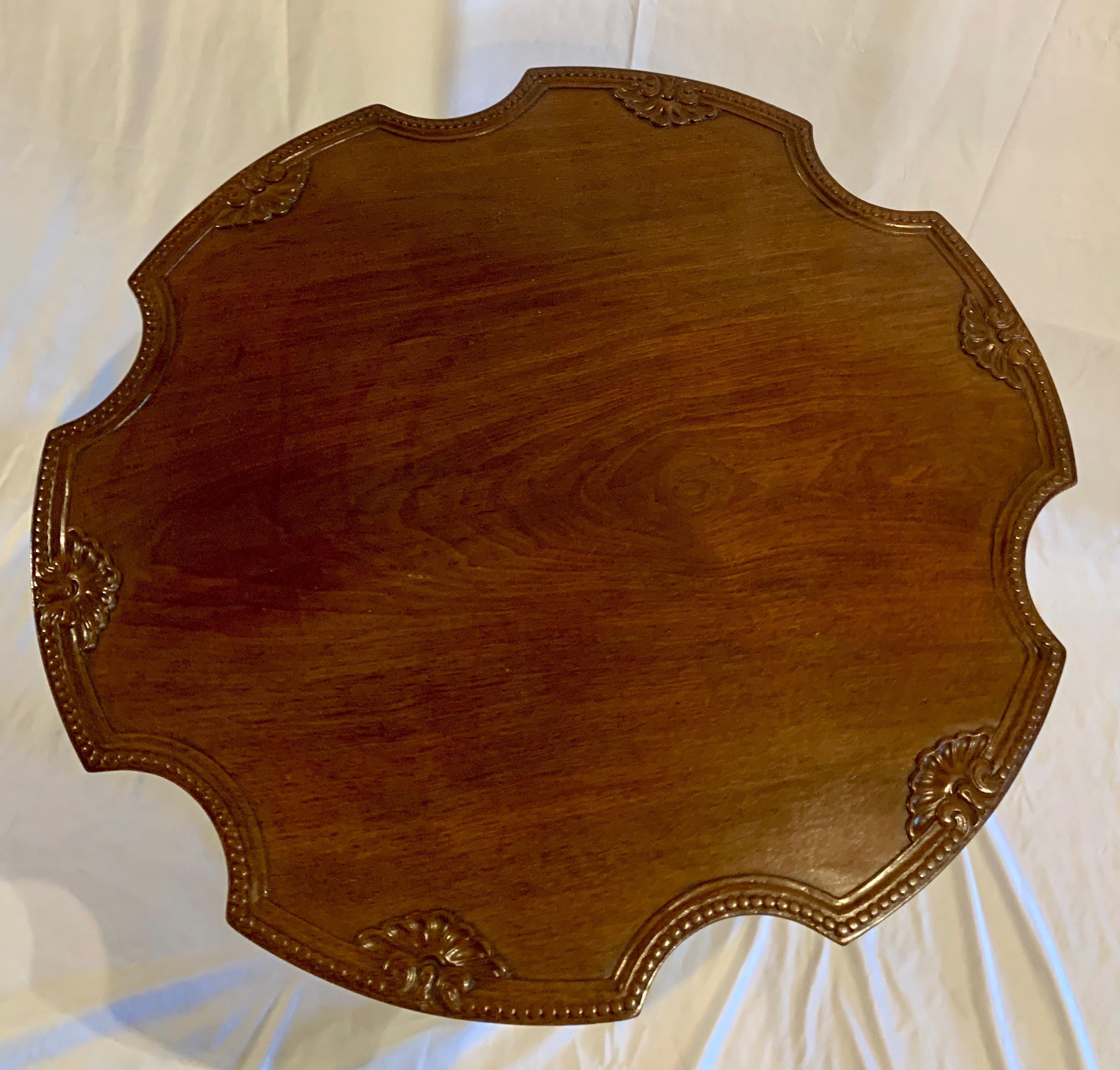 Who doesn't love a handsome tilt-top table with a nice scalloped edge?
 