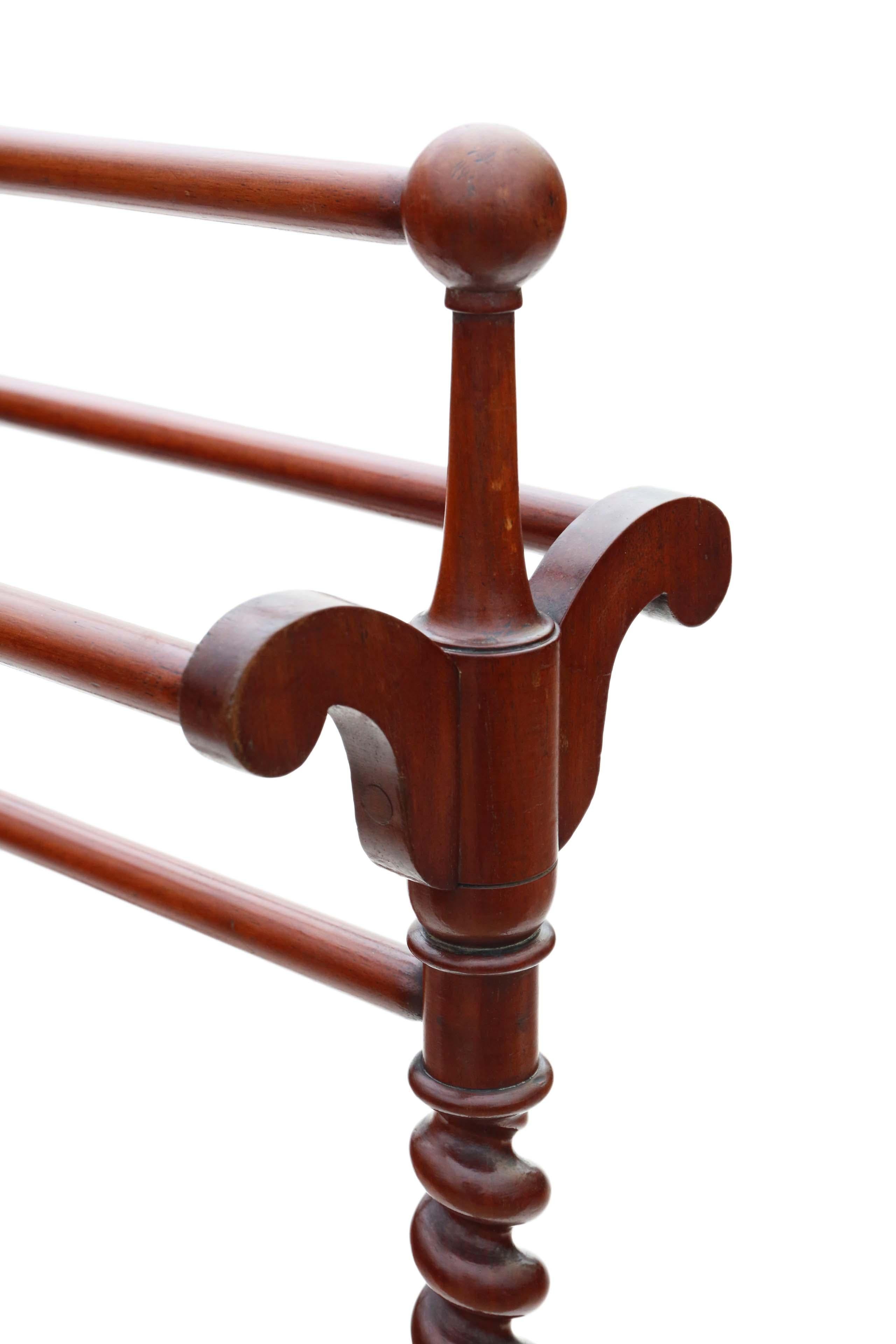 Antique quality Victorian C1890 mahogany towel rail stand.

This item is solid and strong, with no loose joints.

No woodworm.

Would look amazing in the right location!

Overall maximum dimensions:

72cmW x 30cmD x 88cmH.

In very good