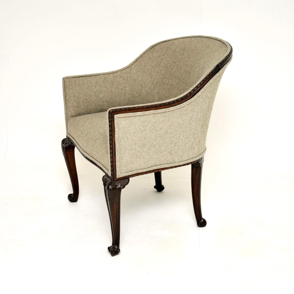 Britannique Fauteuil à baignoire en acajou ancien en vente