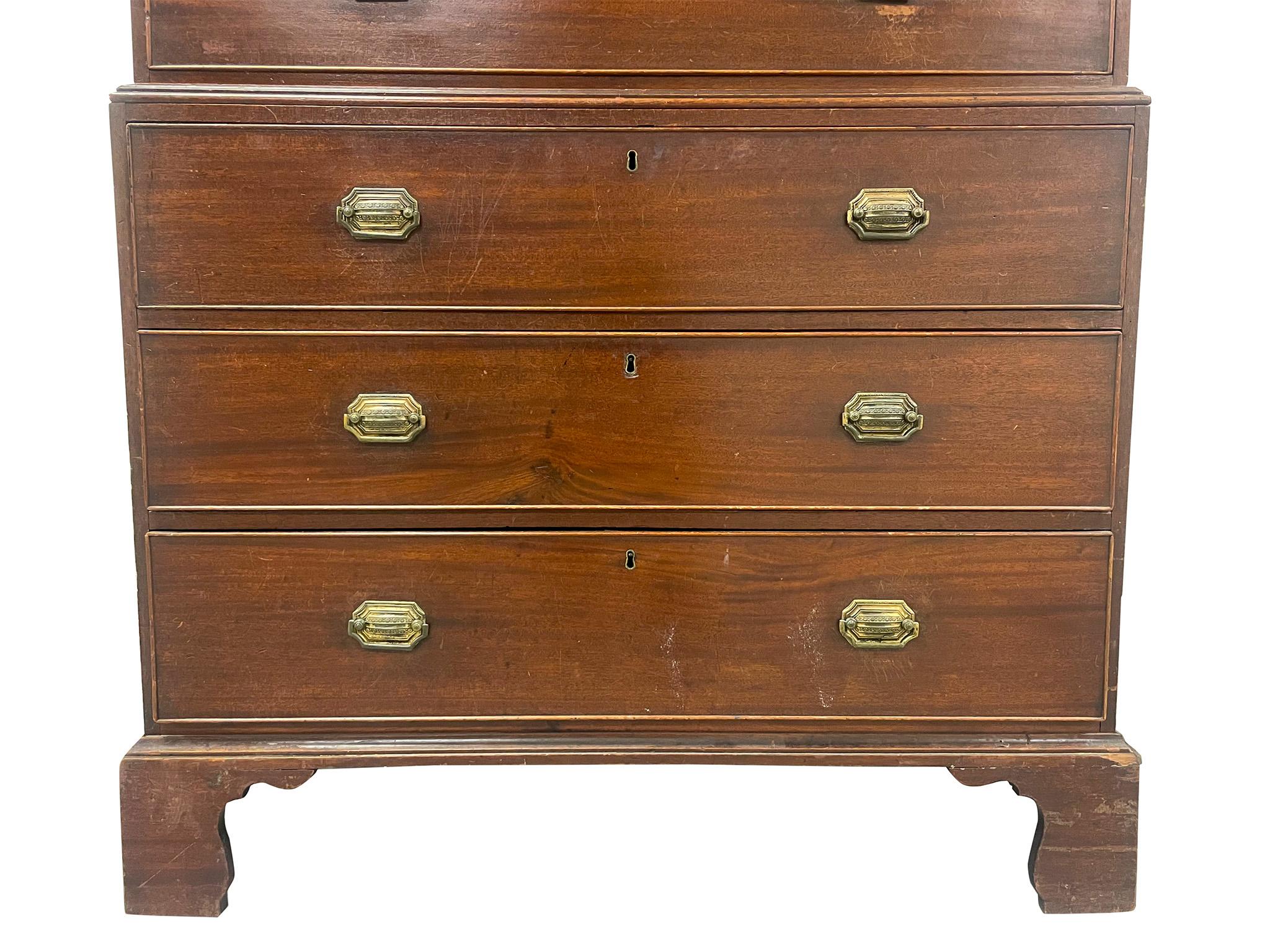 Antique Mahogany Two-Piece Chest on Chest of Drawers In Good Condition For Sale In New York, NY