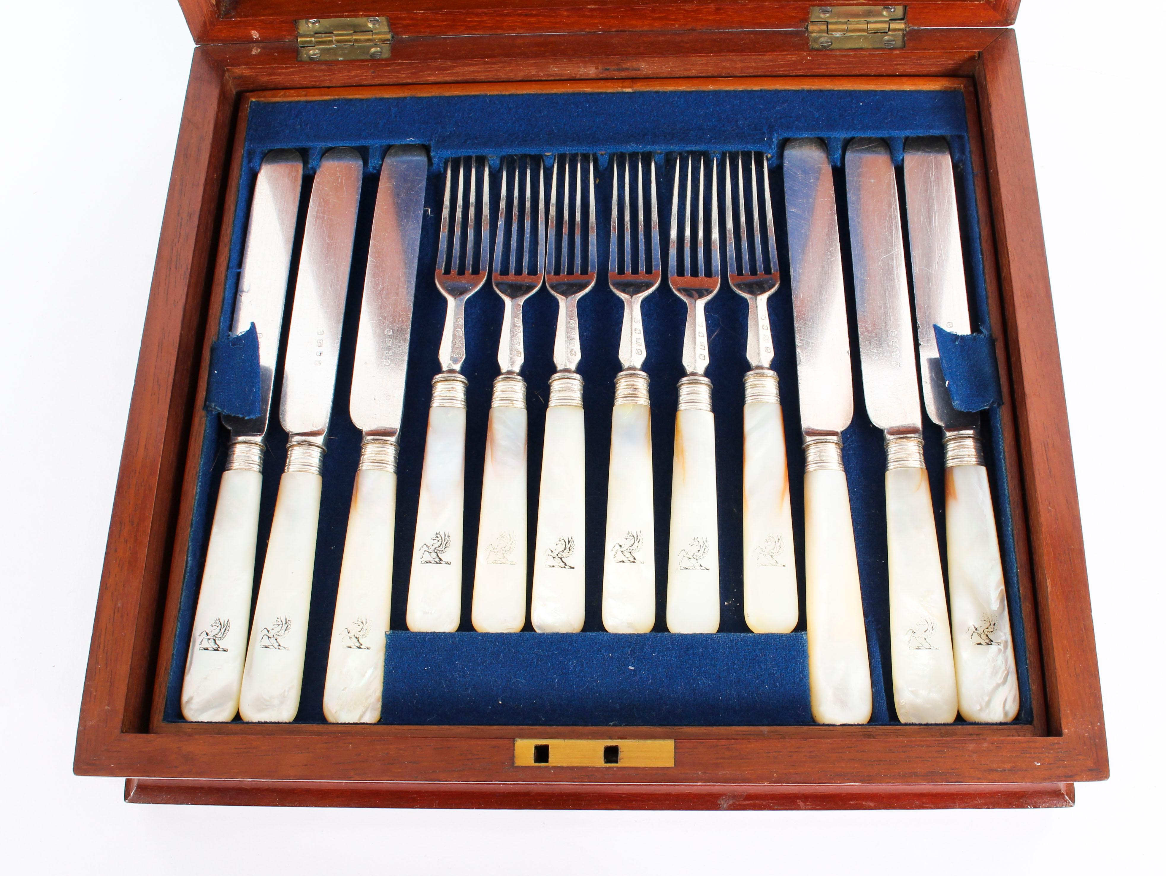 Antique Mahogany Two-Tier Case 12 Mother Pearl Dessert Knives Forks 19th Century In Good Condition In London, GB