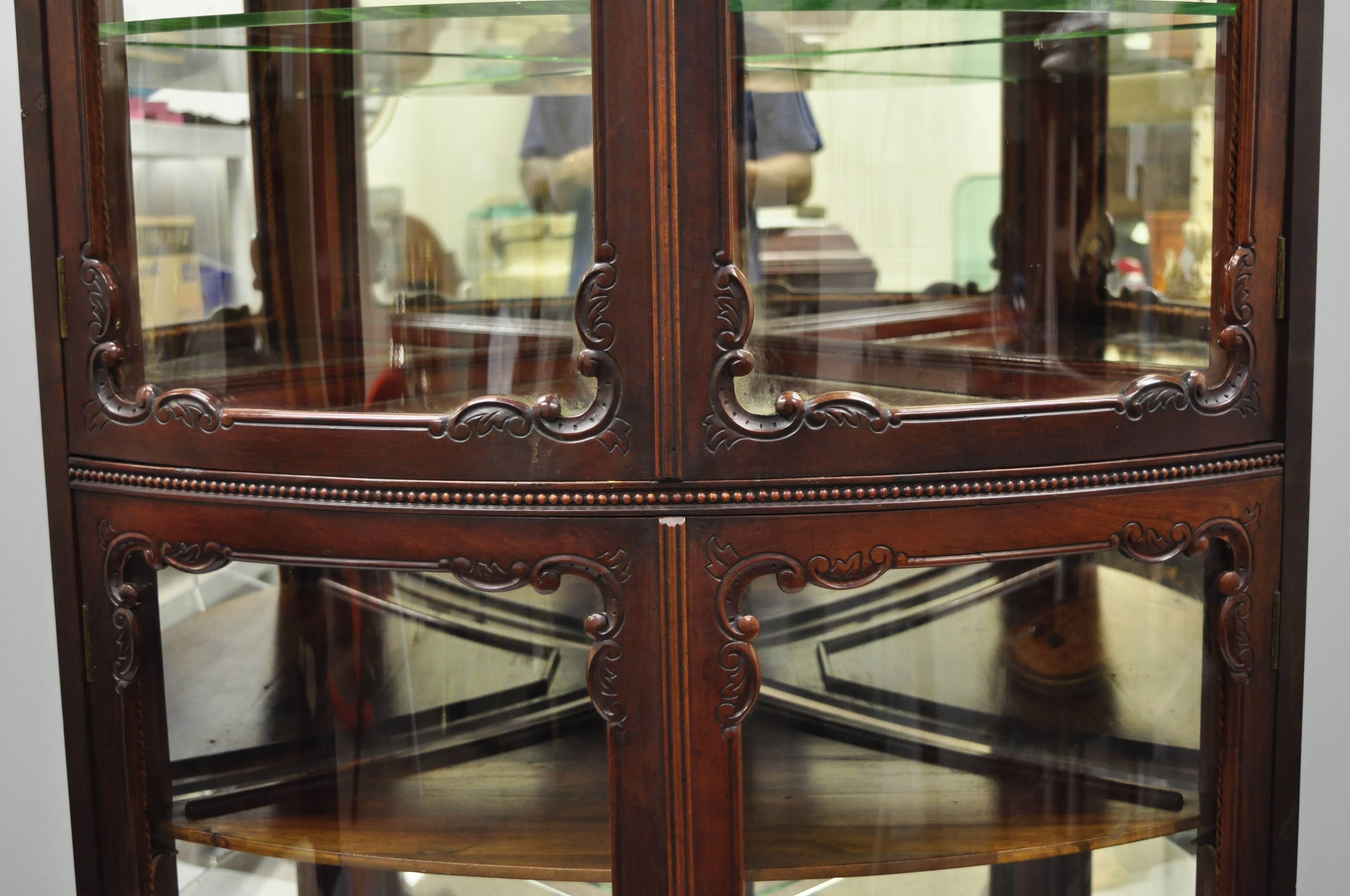 Antique Mahogany Victorian Bow Front Glass Corner Curio Cabinet Display Vitrine In Good Condition In Philadelphia, PA