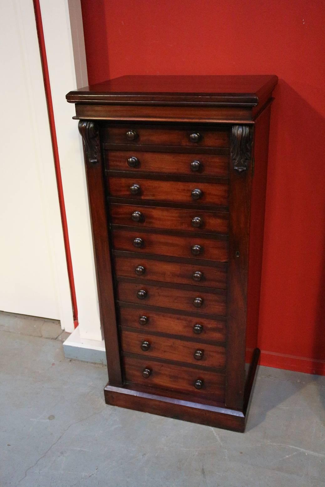 antique wellington chest