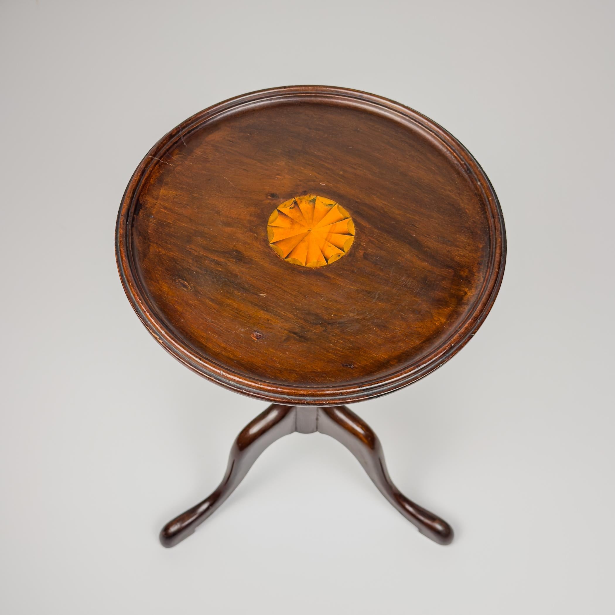 Table à vin ancienne en acajou, Angleterre, années 1900 en vente 6