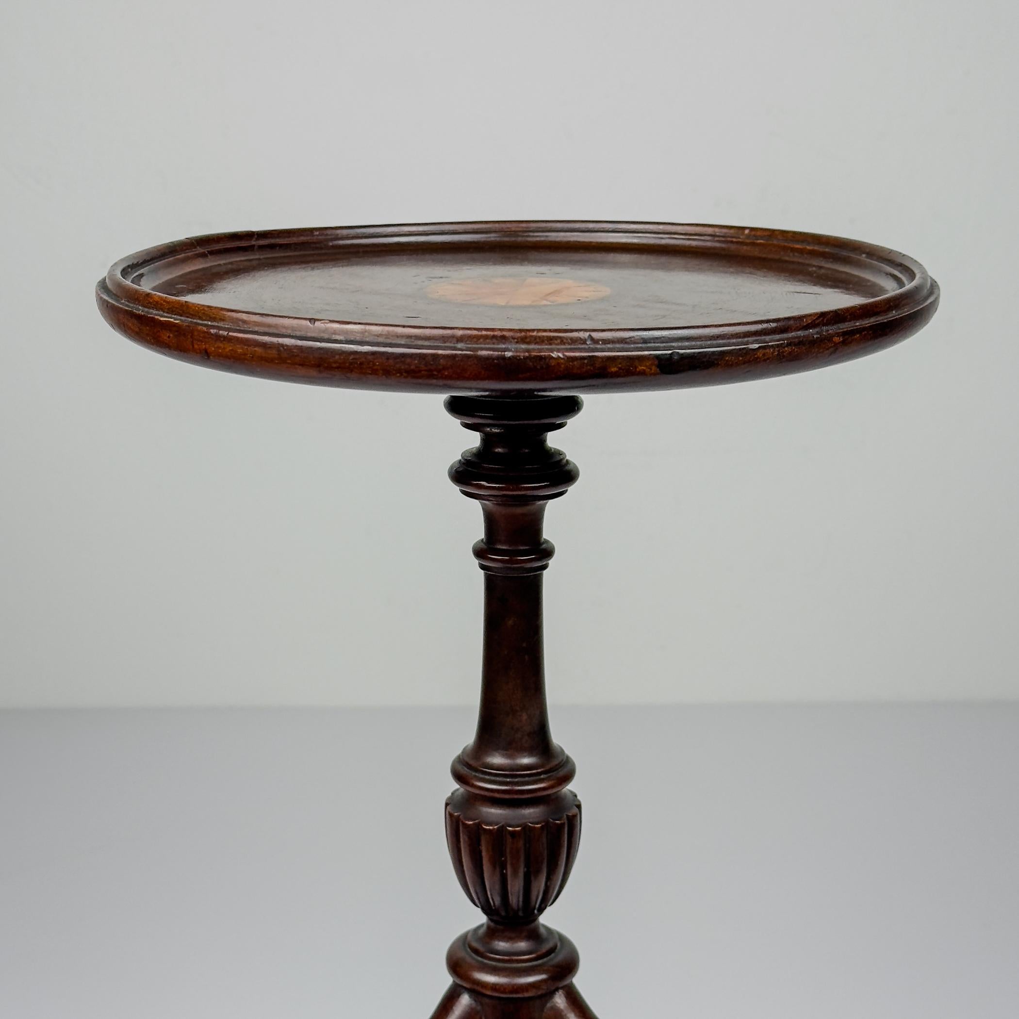 Table à vin ancienne en acajou, Angleterre, années 1900 en vente 7