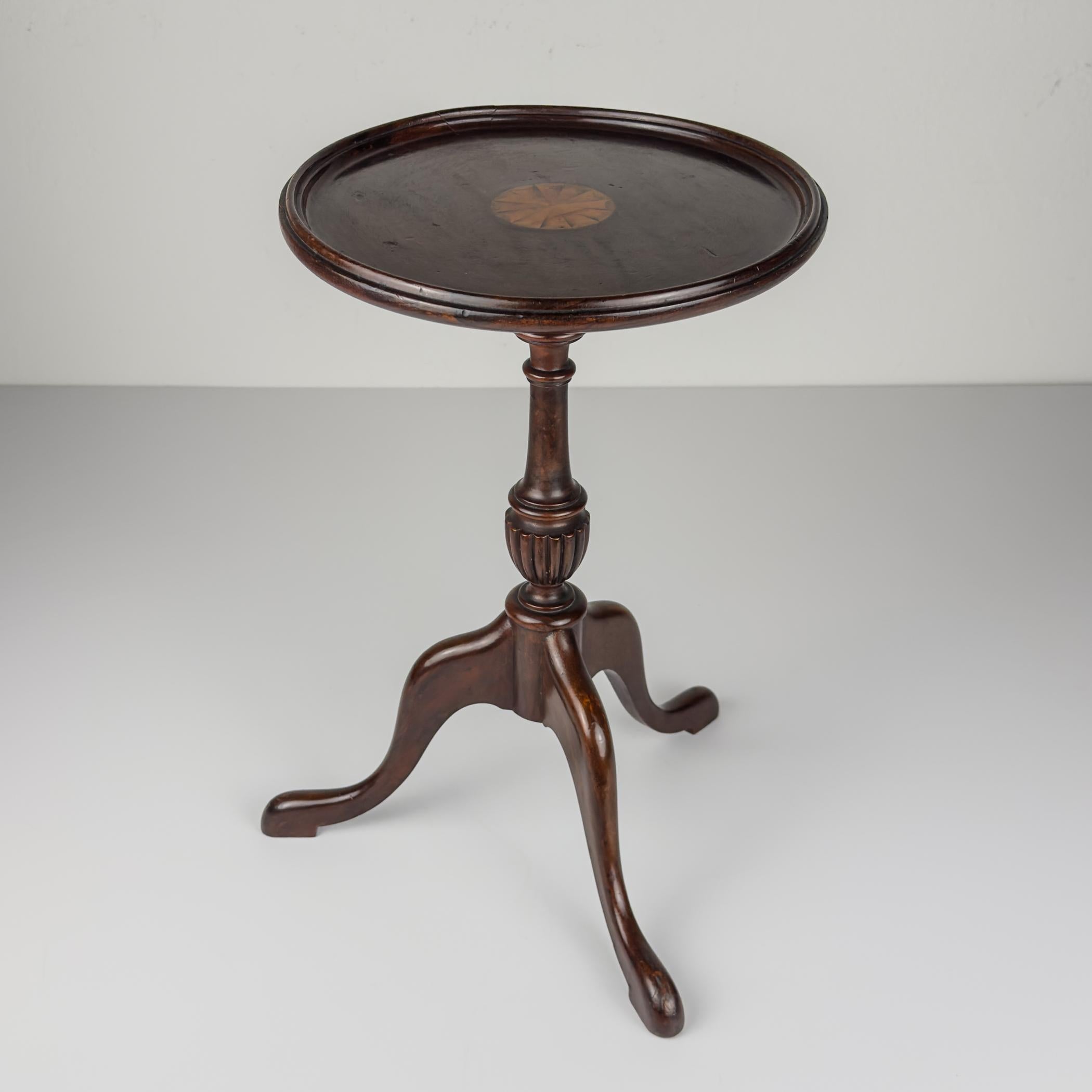 Table à vin ancienne en acajou, Angleterre, années 1900 en vente 10