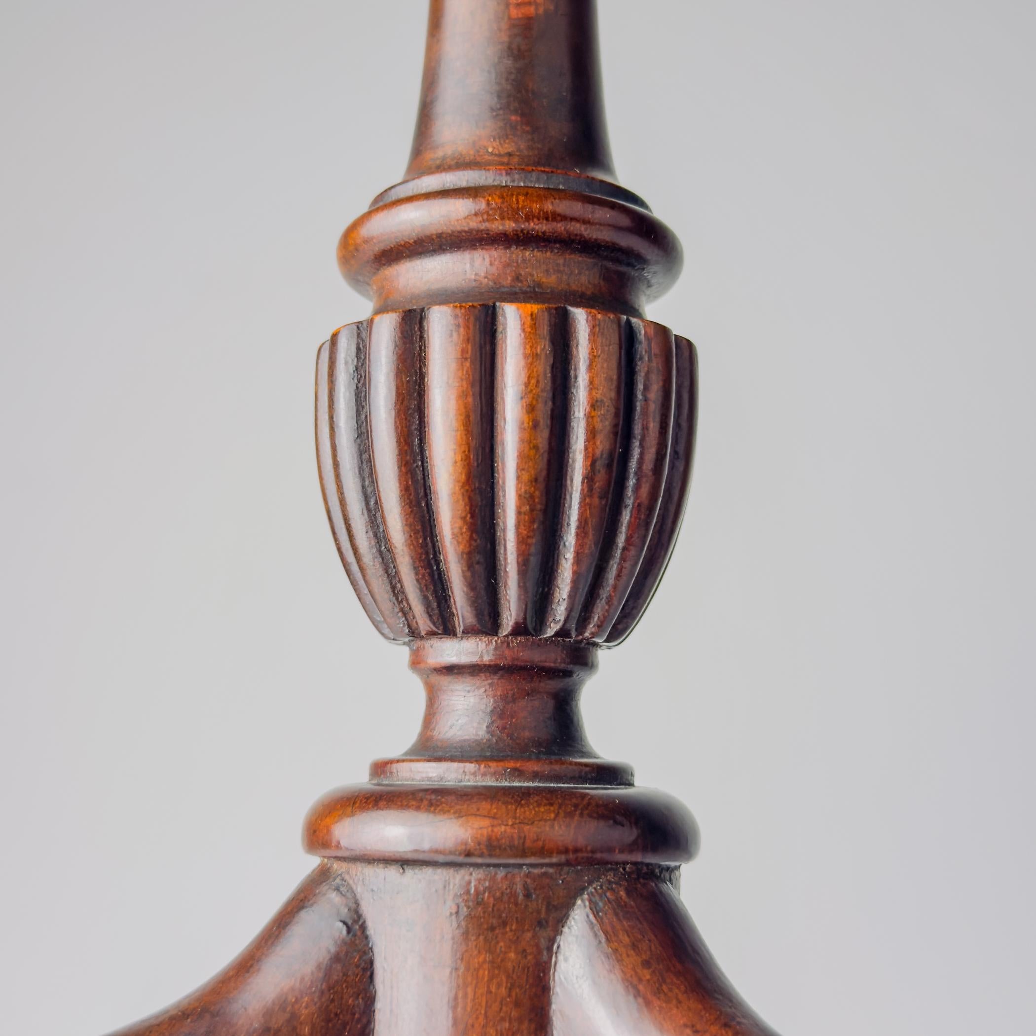 Table à vin ancienne en acajou, Angleterre, années 1900 en vente 1