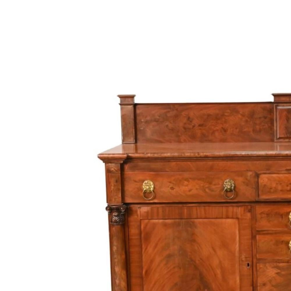 Antique Mahogany Wood Federal Style Credenza / Sideboard In Good Condition For Sale In Tarry Town, NY