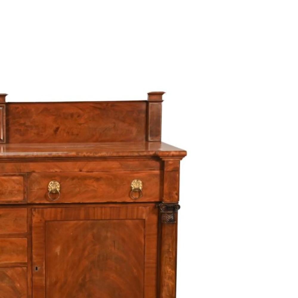 Antique Mahogany Wood Federal Style Credenza / Sideboard For Sale 1