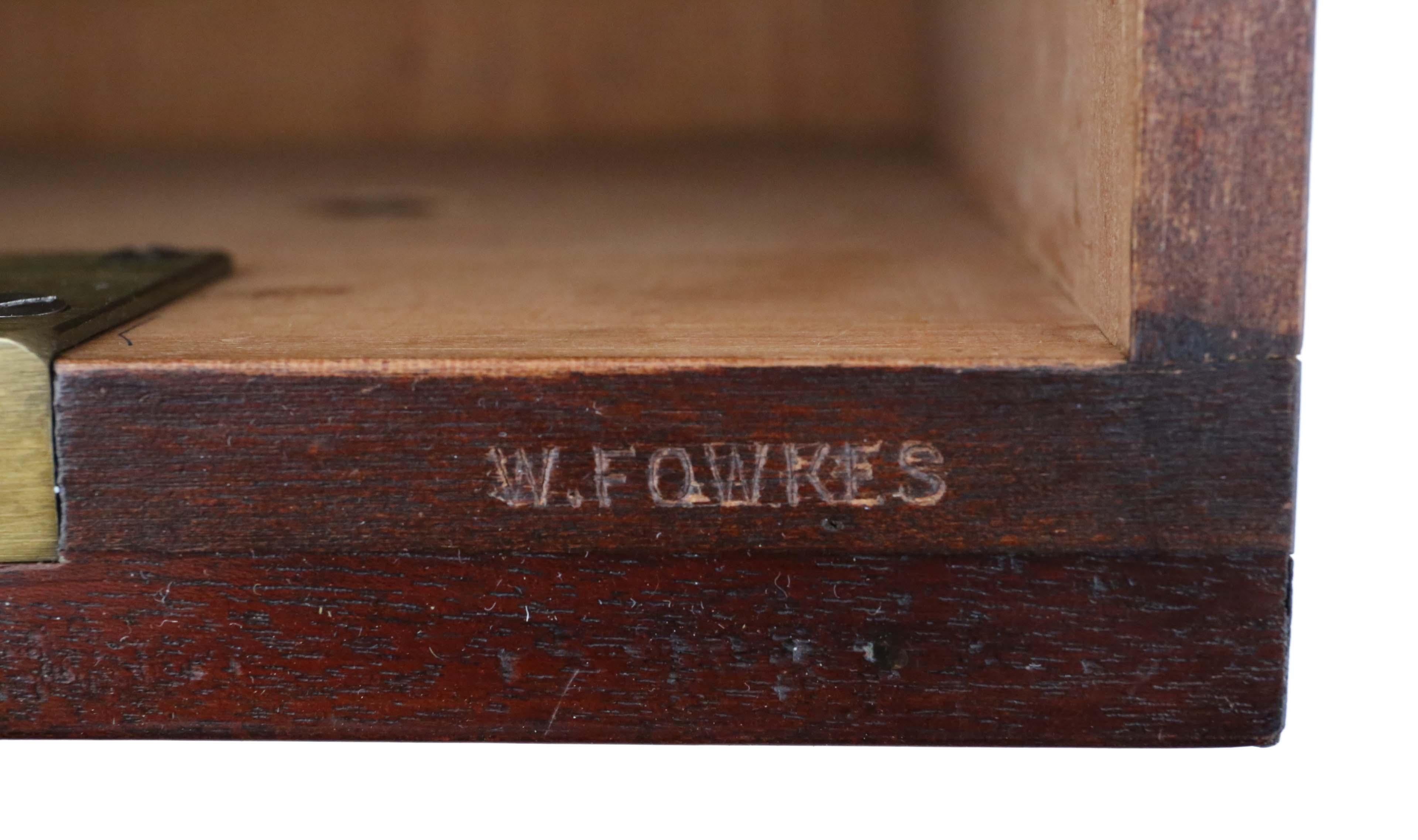 Bureau d'écriture antique en acajou Table de toilette en vente 2