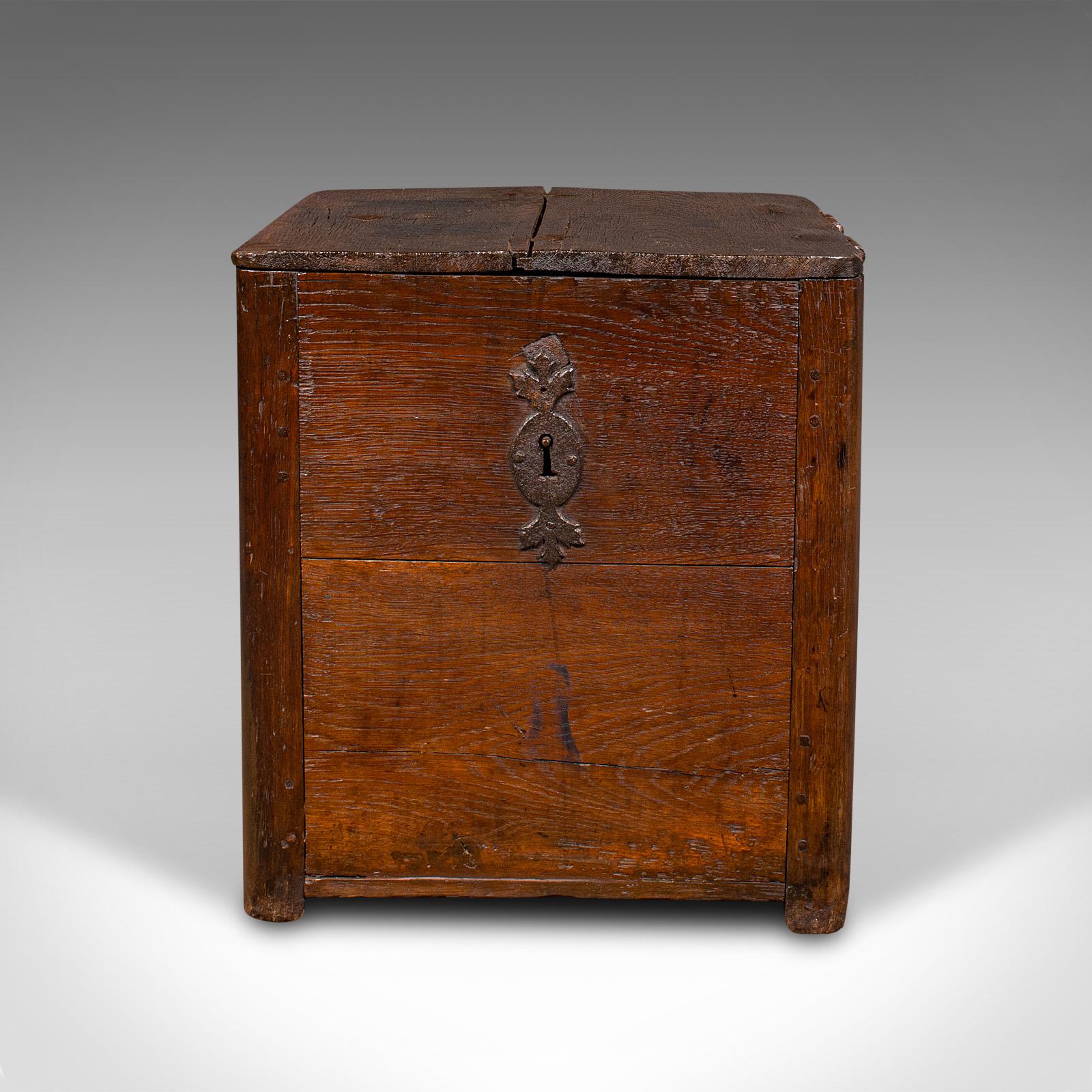 Antike Mail Carriage Strong Box, englisch, Eiche, Sicherheitskommode, frühgeorgianisch (18. Jahrhundert) im Angebot