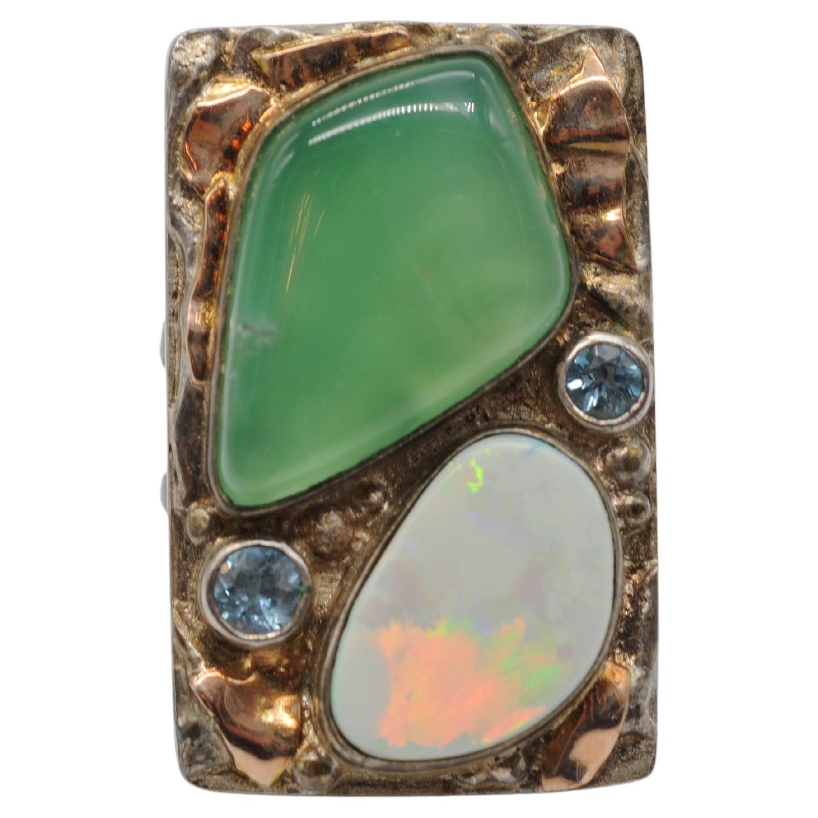 Bague d'antiquités majestueuse en argent avec aigue-marine, opale et jade en vente 5