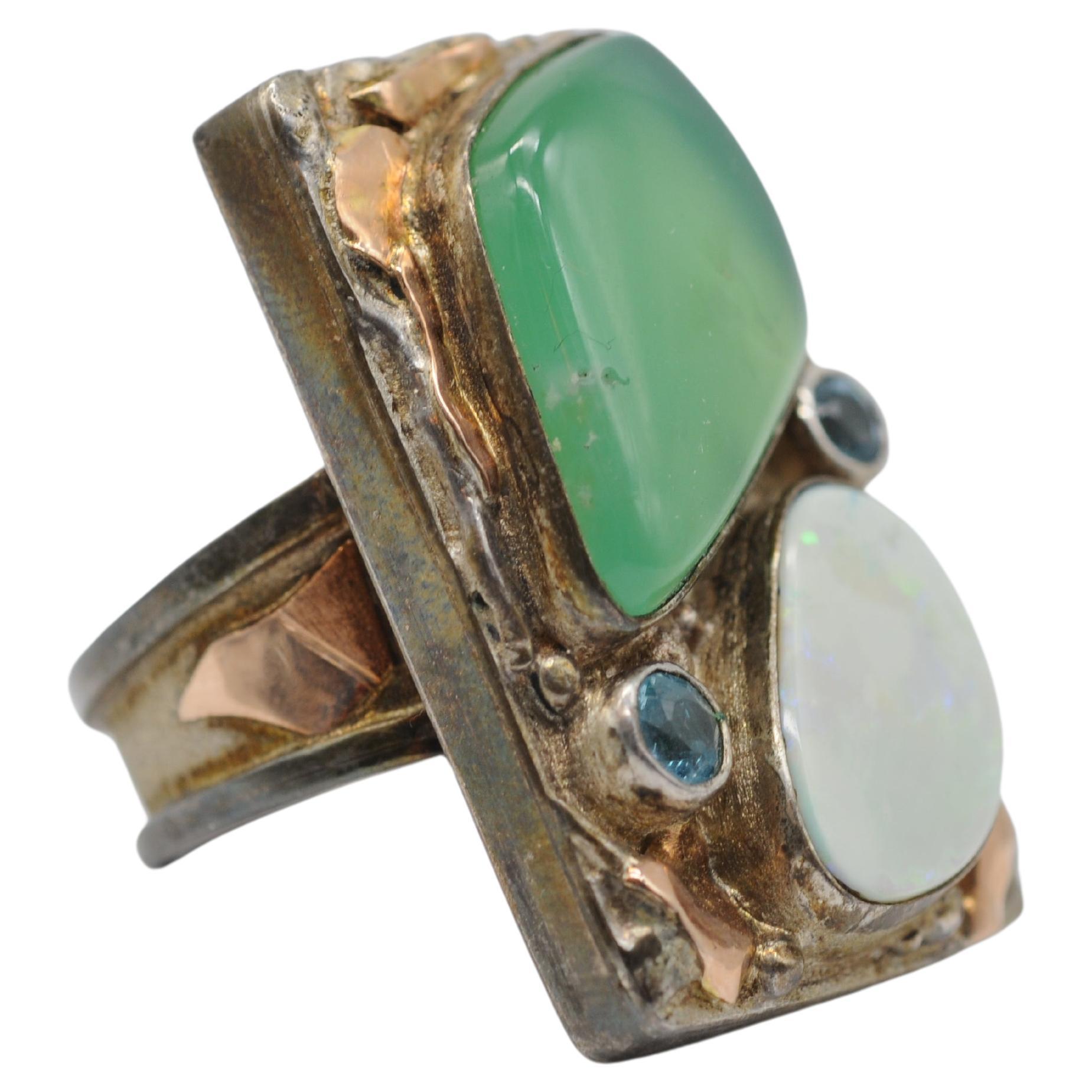 Bague d'antiquités majestueuse en argent avec aigue-marine, opale et jade en vente 8