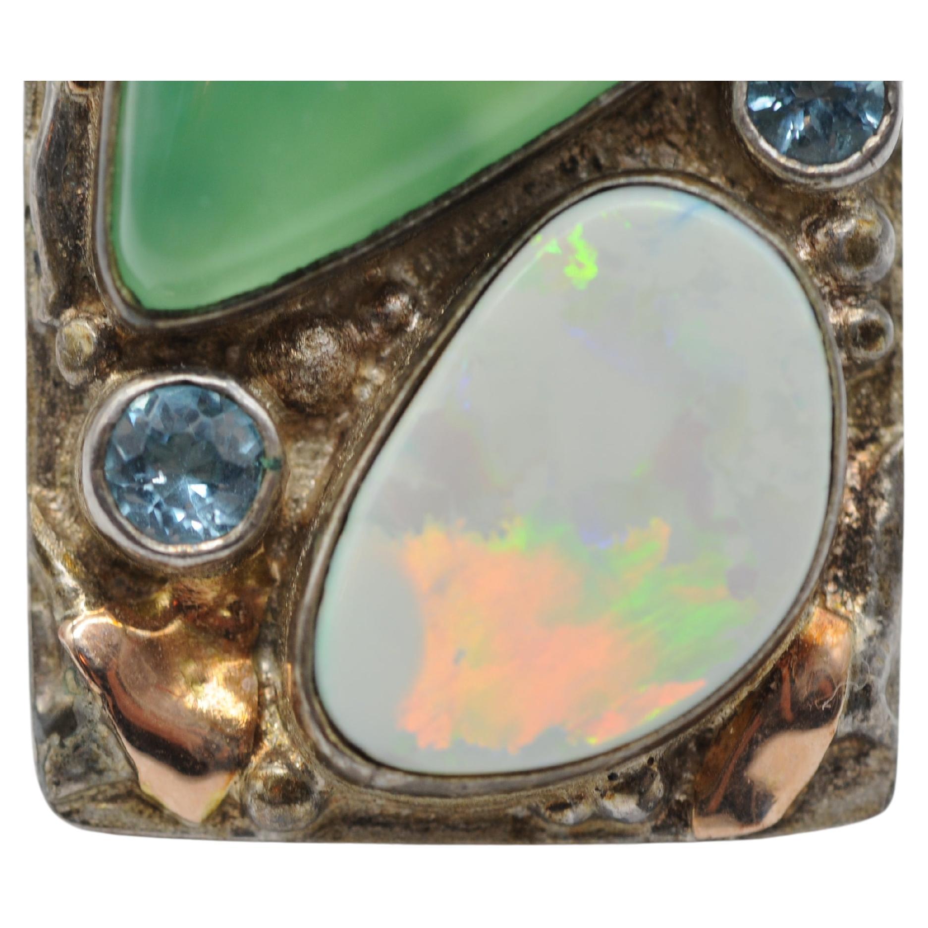 Bague d'antiquités majestueuse en argent avec aigue-marine, opale et jade en vente 1