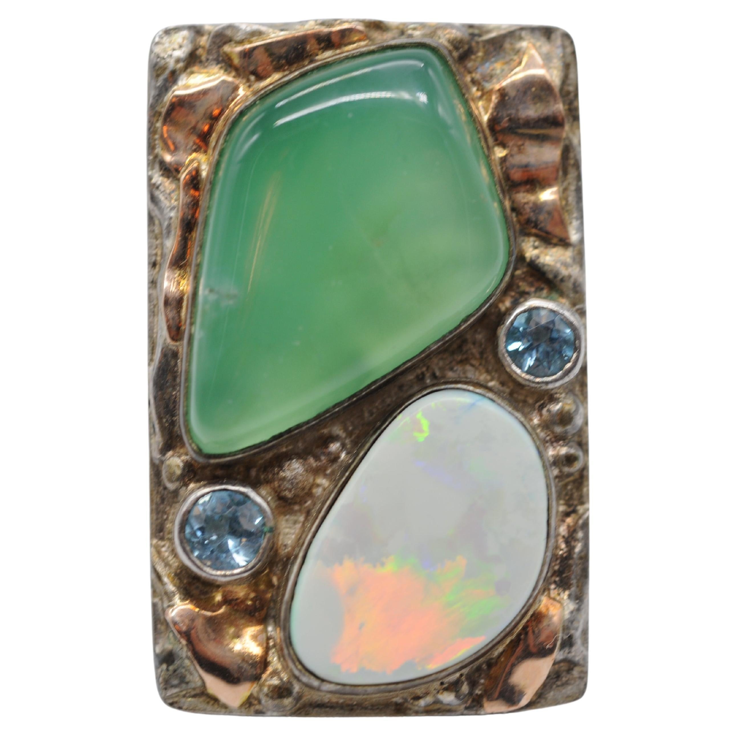 Bague d'antiquités majestueuse en argent avec aigue-marine, opale et jade en vente 3