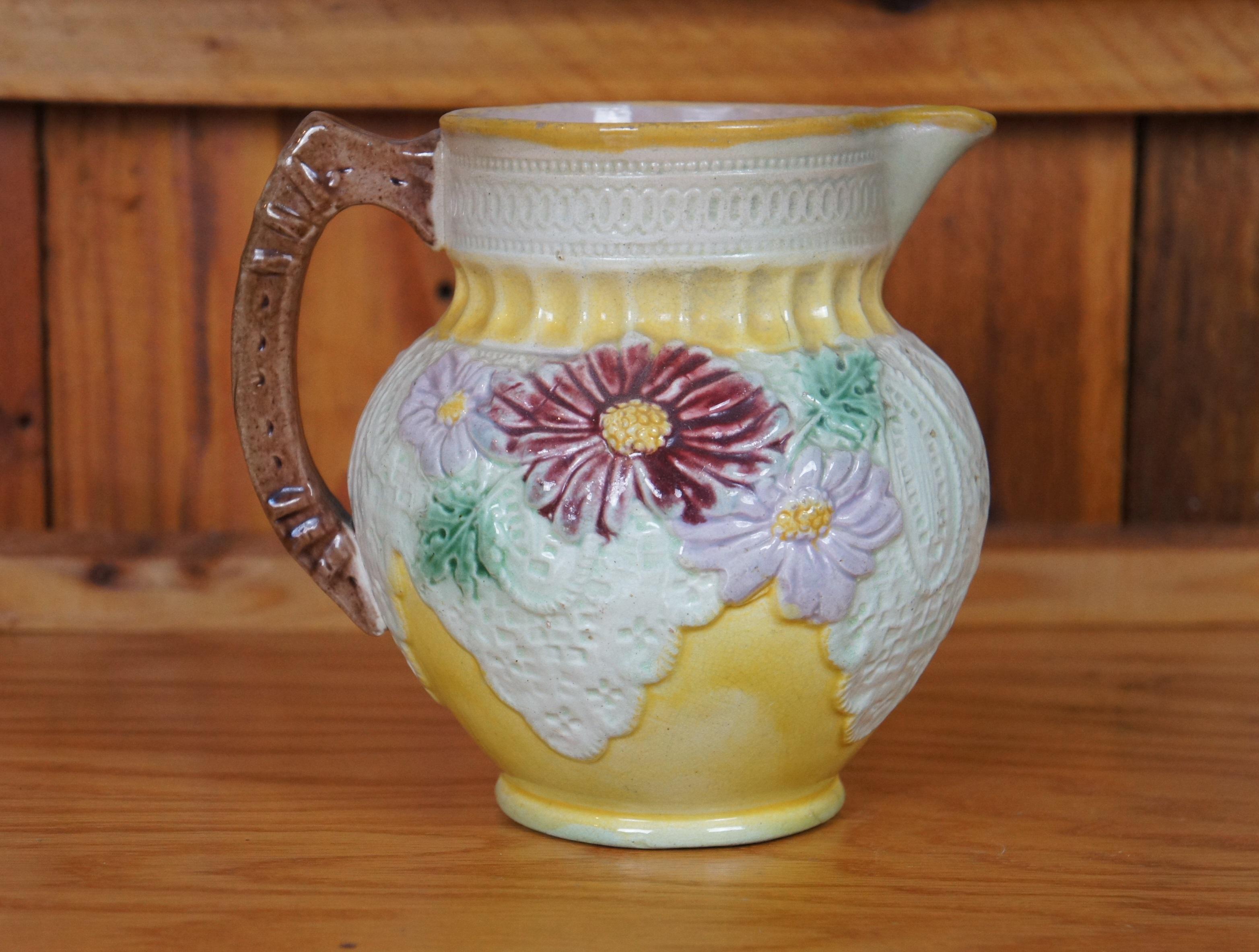 Antique Majolica Daisy Flowers & Lace Water Pitcher Jug Carafe 7