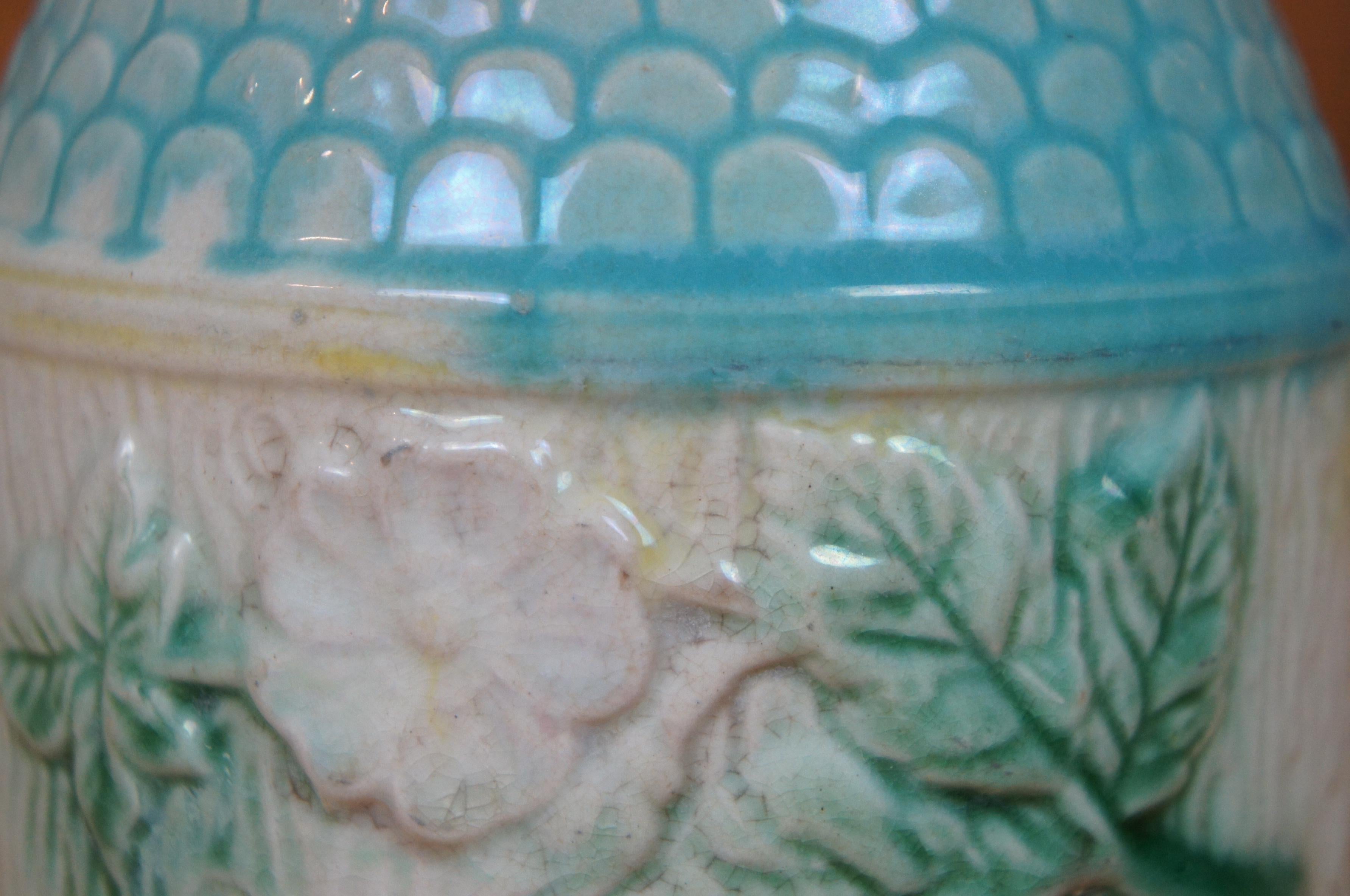 Antica maiolica da fattoria con fiori di rosa selvatica e venature di Wood Brocca da crema 7
