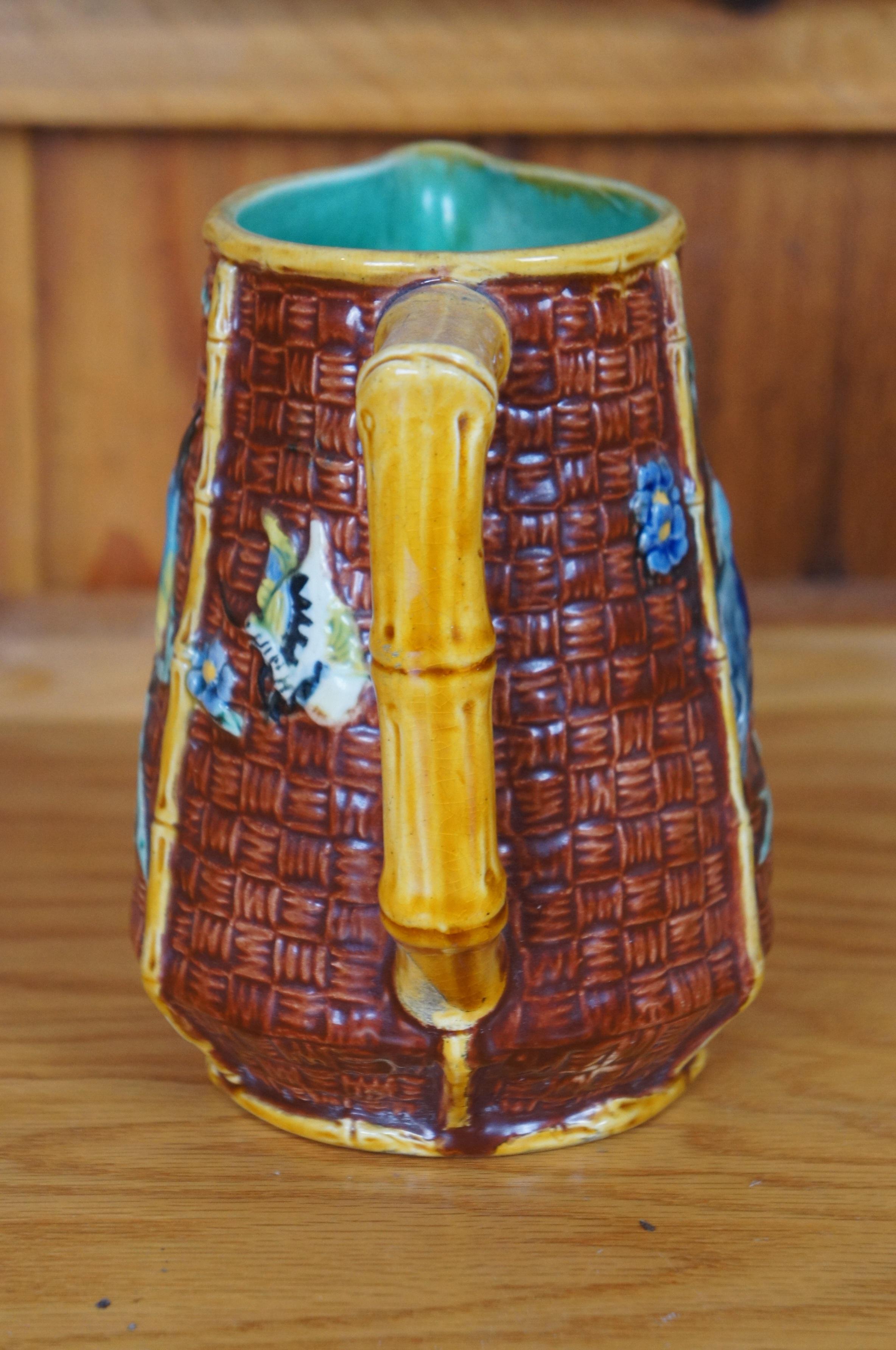 Antigua Majolica Fielding Bamboo Basketweave Jarra Colibrí Mariposa siglo XIX en venta