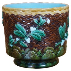 Antiquities Majolica Footed Mistletoe Pine Cone Cachepot Jardiniere Planter 8"