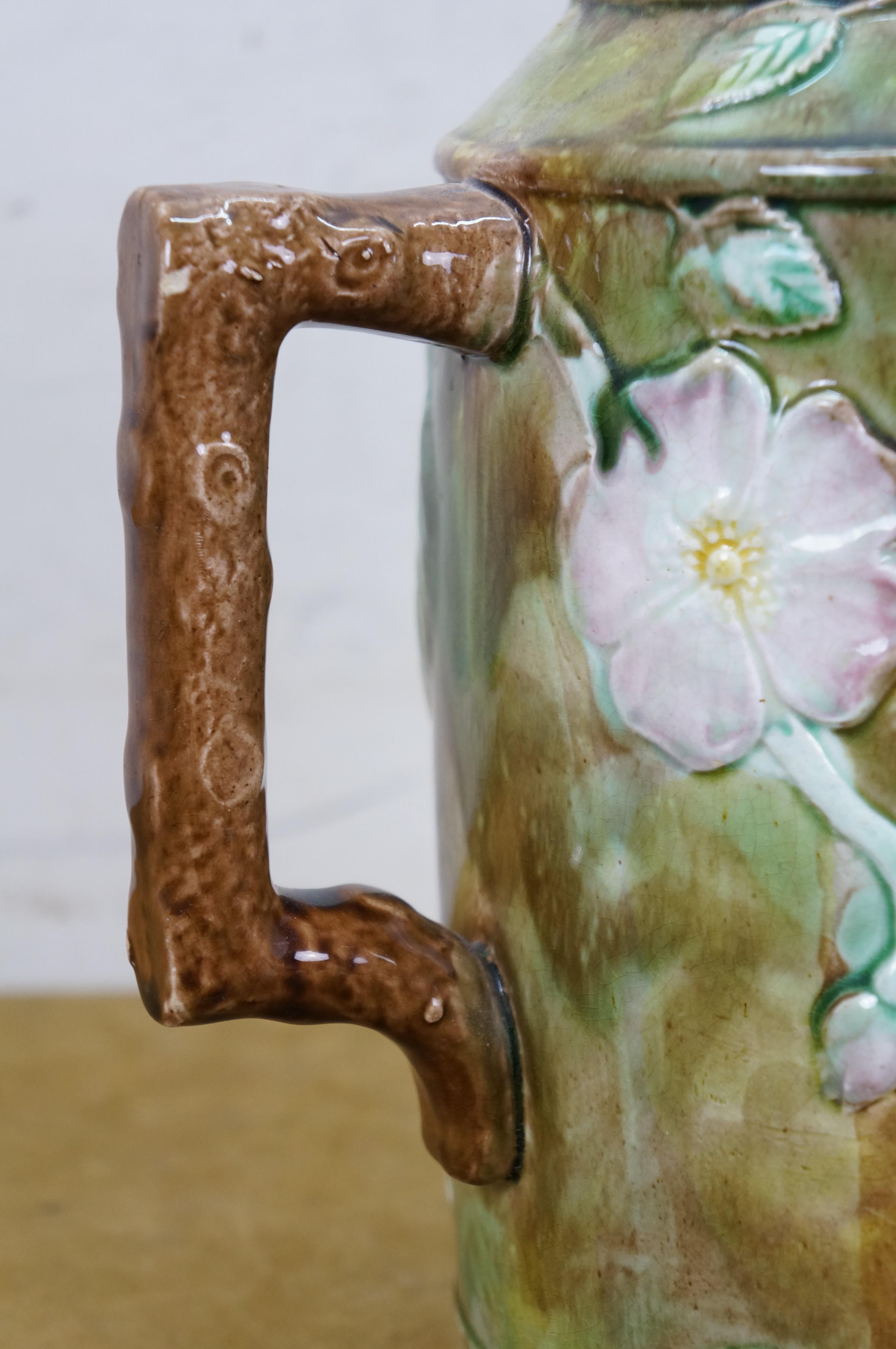 Antike Majolika Französisch Barbotine Hund Rose Blume Blüte Wasserkrug Krug 10