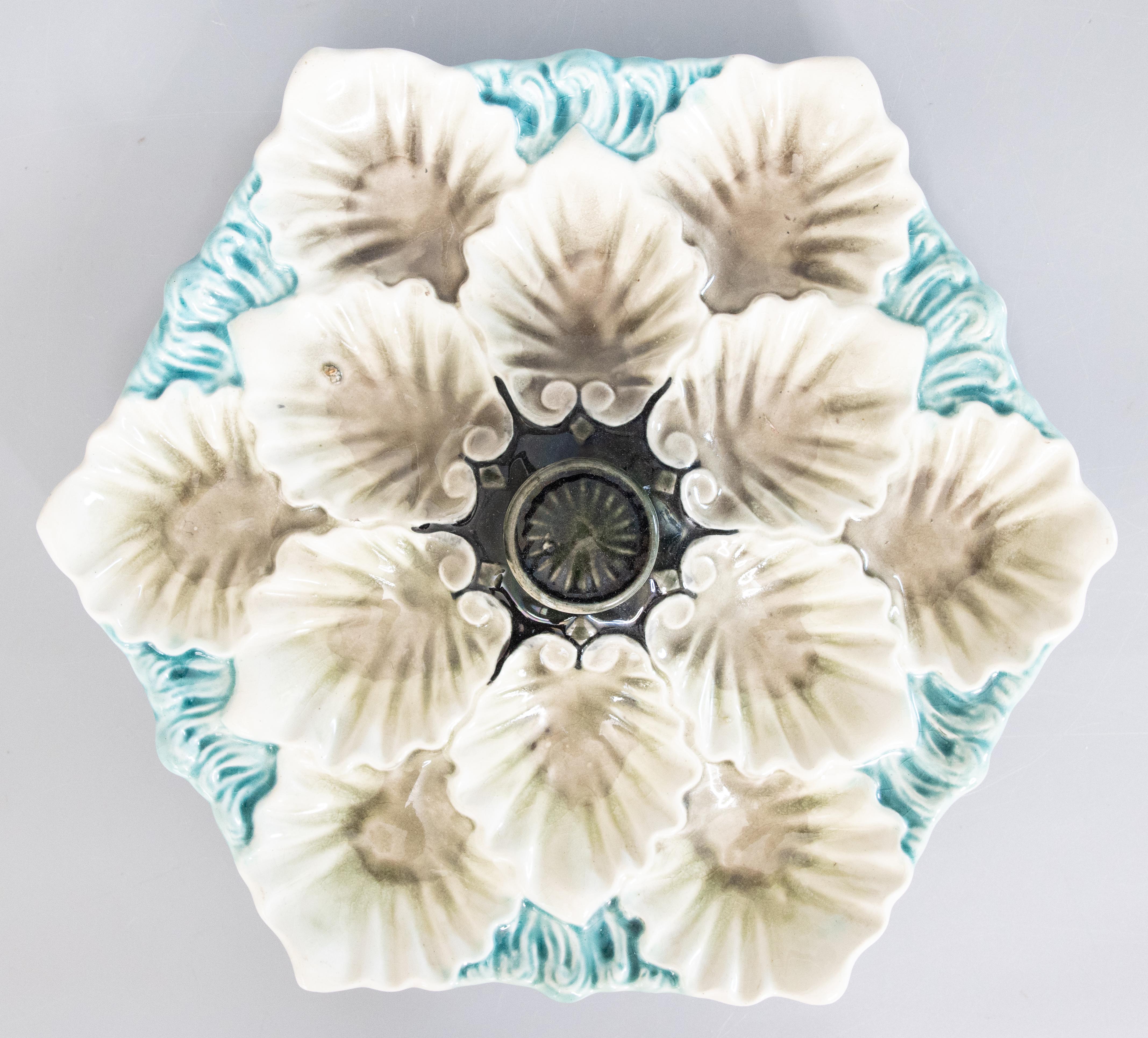 Antiguo Plato de Ostra con Asa de Orquídea Francesa, circa 1900 en venta 3