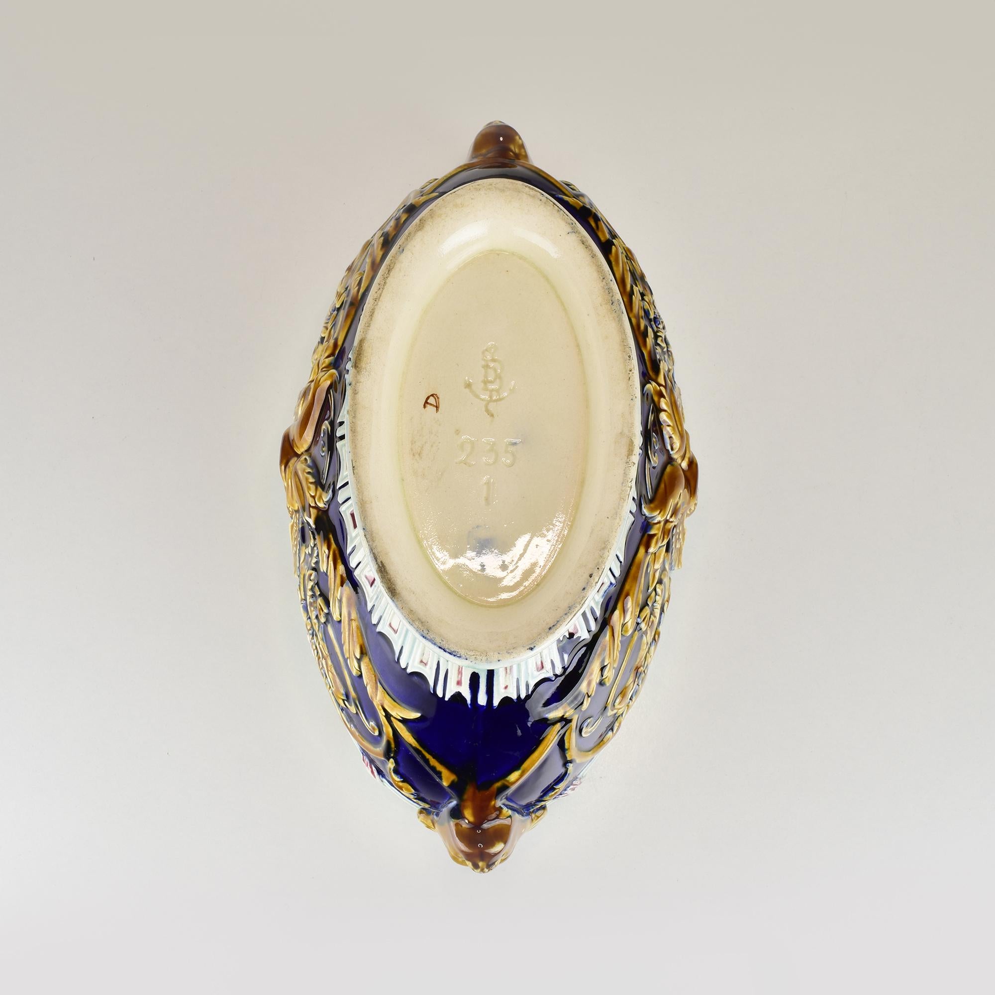 Antique Majolica Jardinière by Gustave de Bruyn Fives Lille Cherubs Lions Cobalt In Good Condition For Sale In Bad Säckingen, DE
