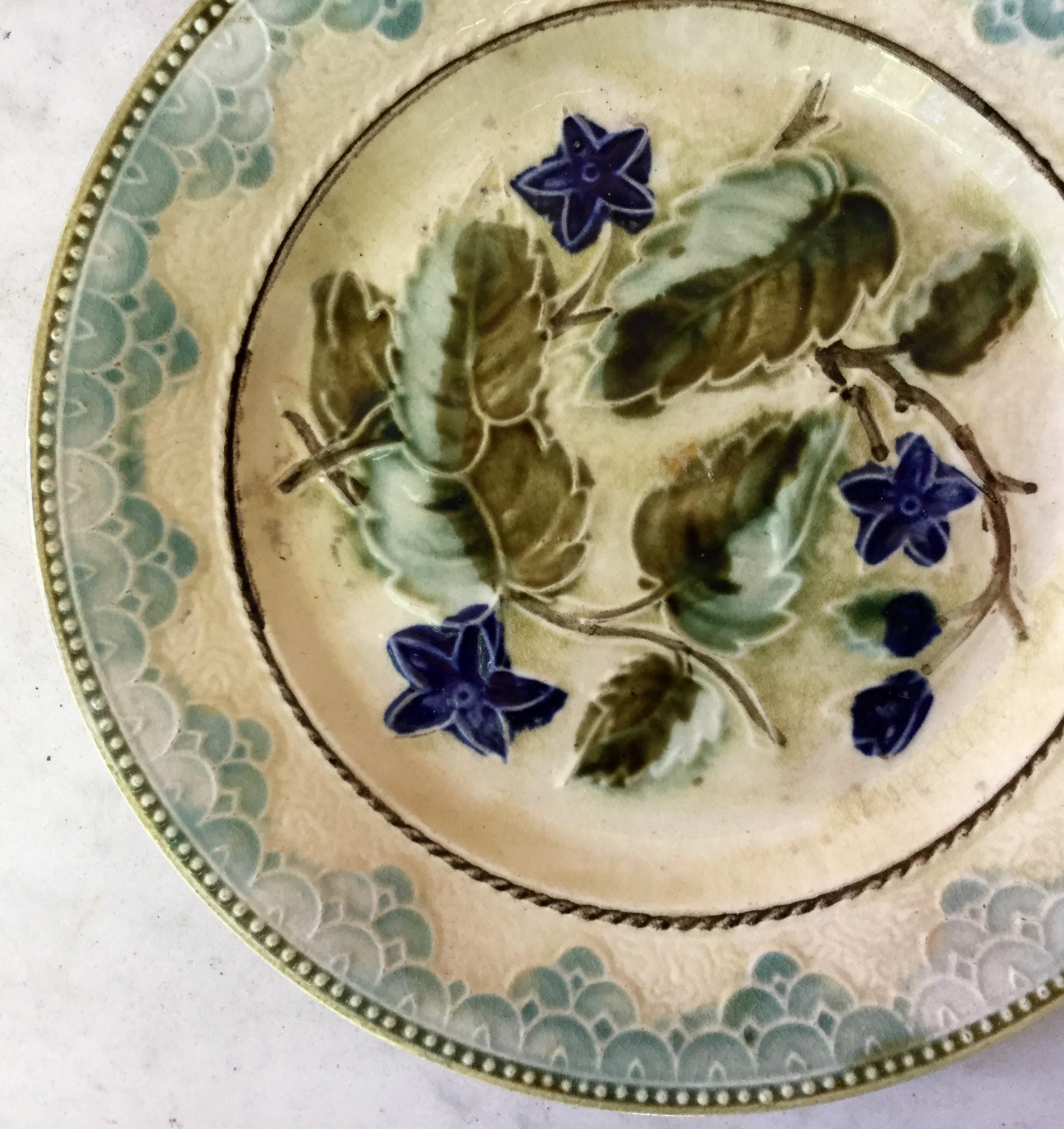 French Provincial Antique Majolica Leaves and Blue Flowers Plate, circa 1890