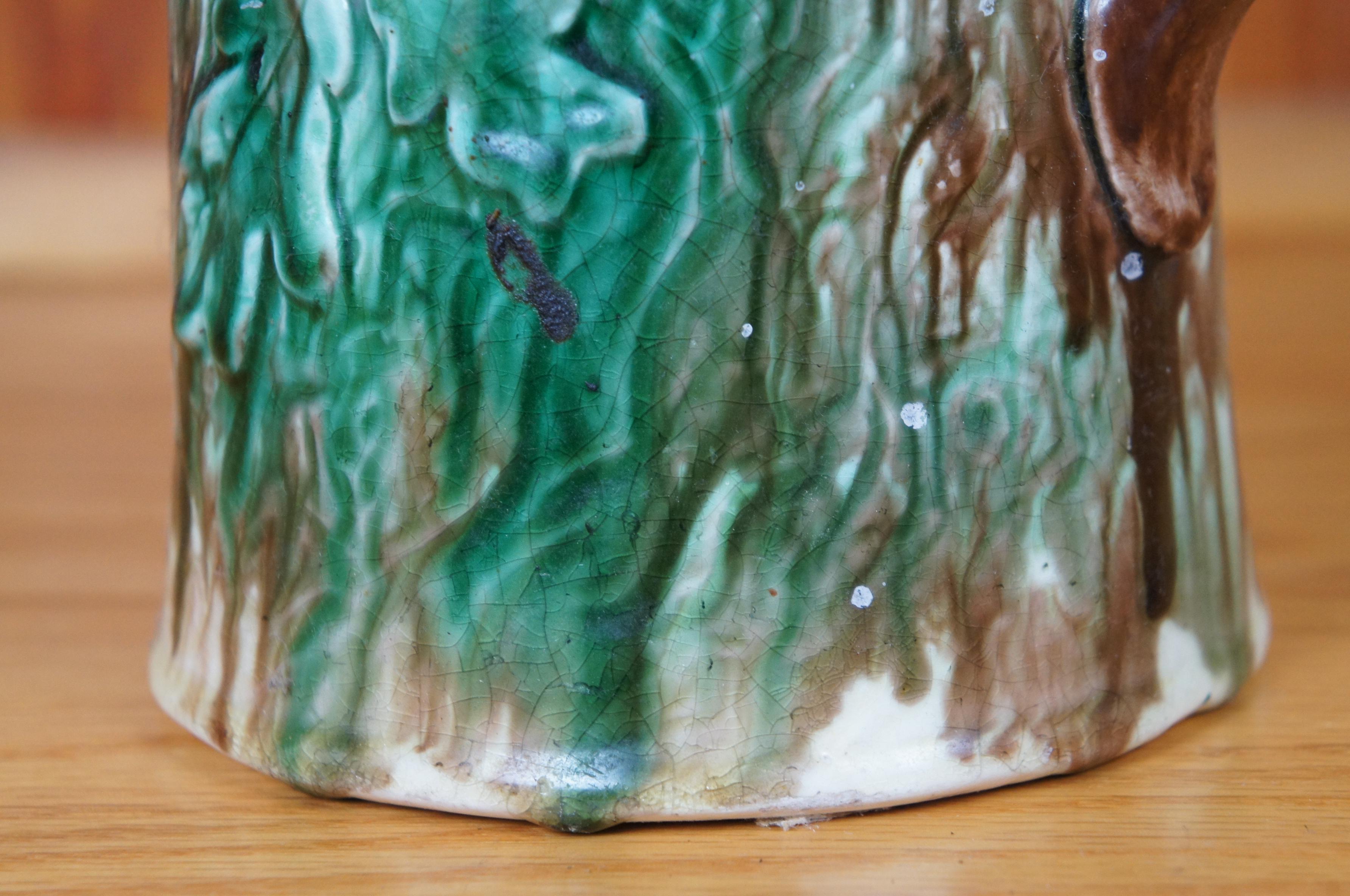 Antica brocca in maiolica con foglie di Oak e corteccia di noce di ghianda, brocca di crema da 8