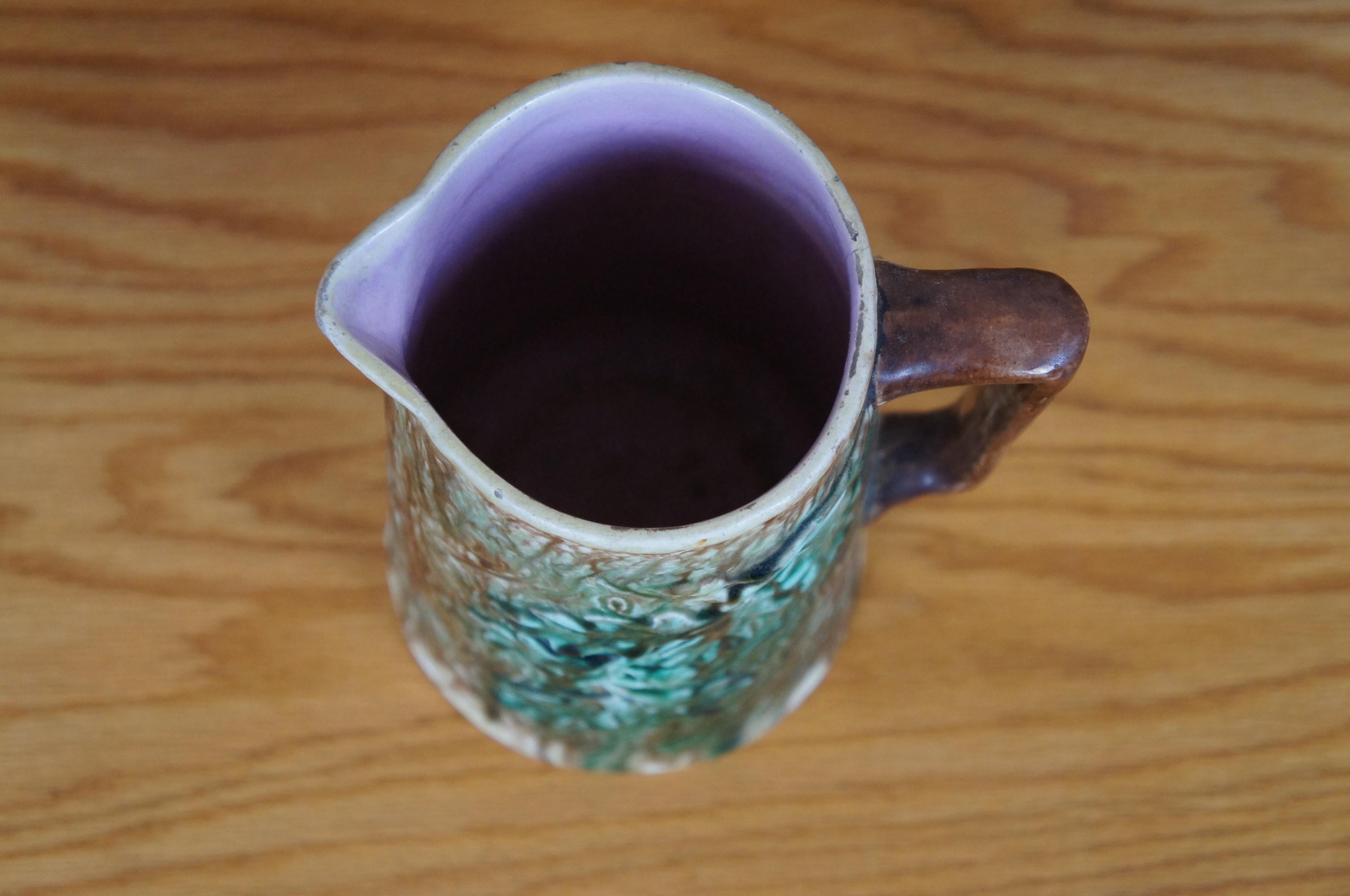 Antica brocca in maiolica con foglie di Oak e corteccia di noce di ghianda, brocca di crema da 8